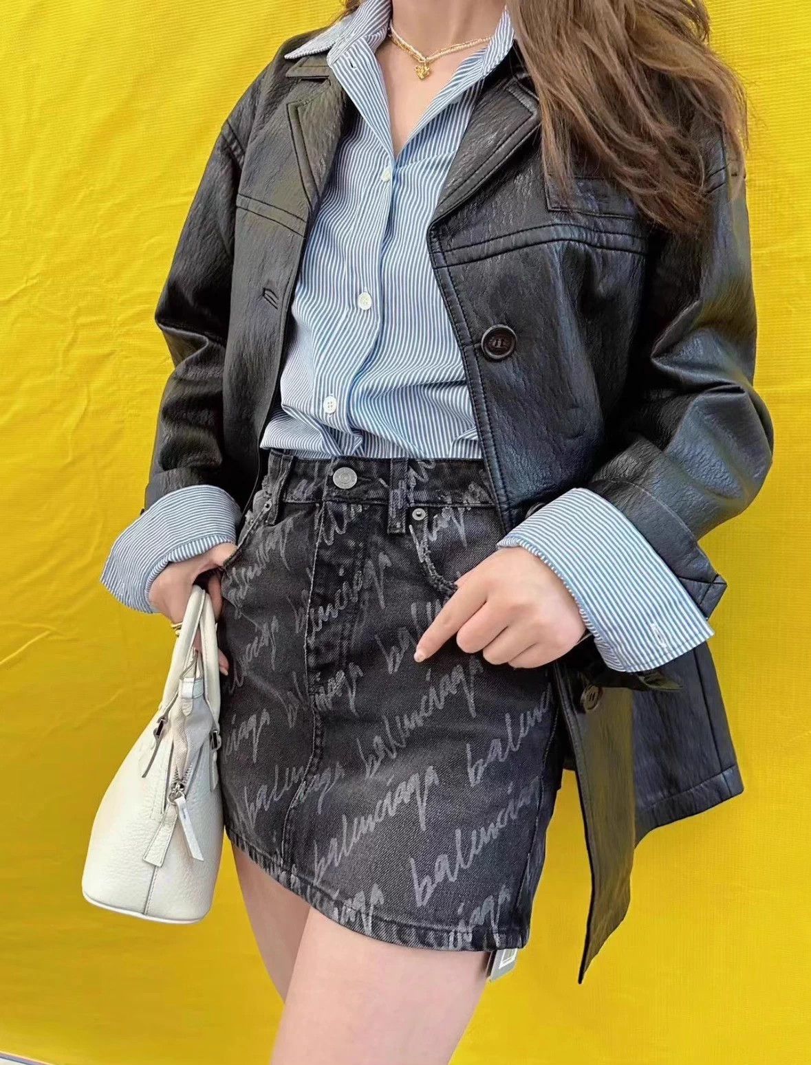 Balenciaga Balenciaga All Over Logo Black Low-Waist Mini Skirt Size 26" / US 2 / IT 38 - 6 Thumbnail