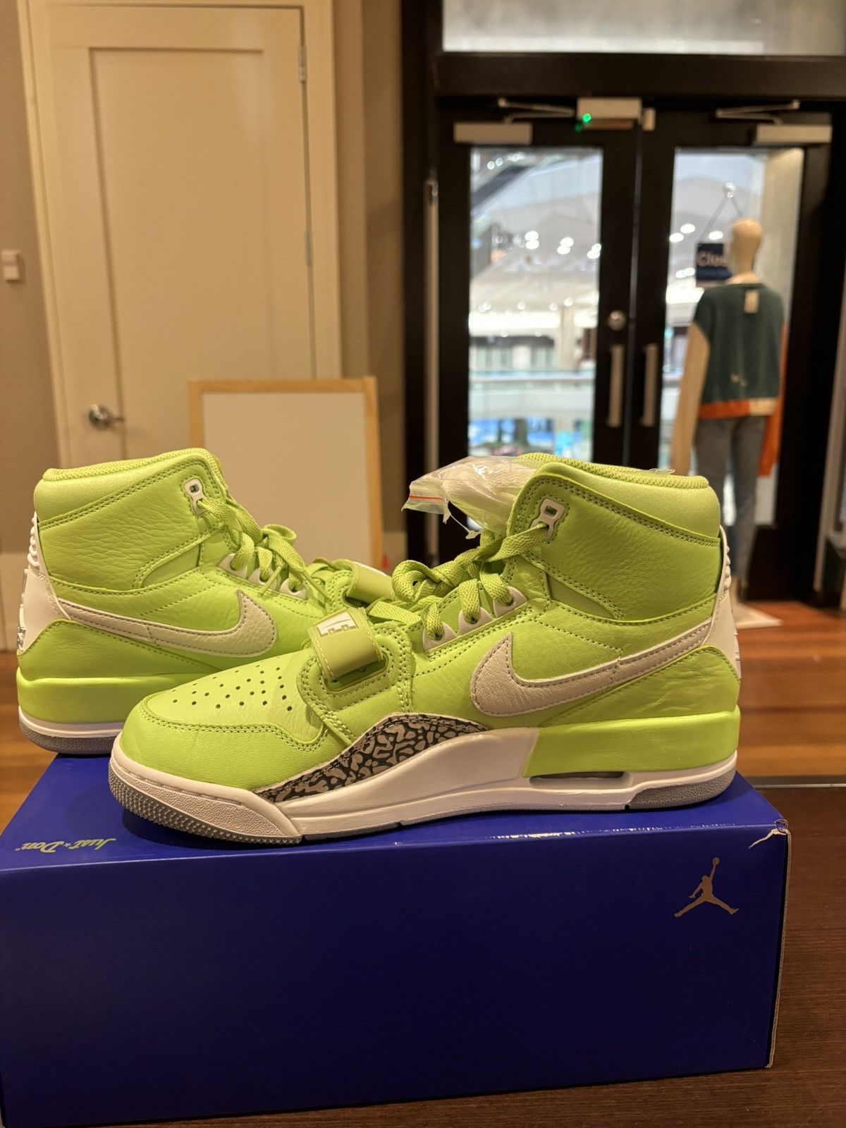Jordan Brand Jordan Legacy 312 NRG Size US 10.5 / EU 43-44 - 4 Thumbnail