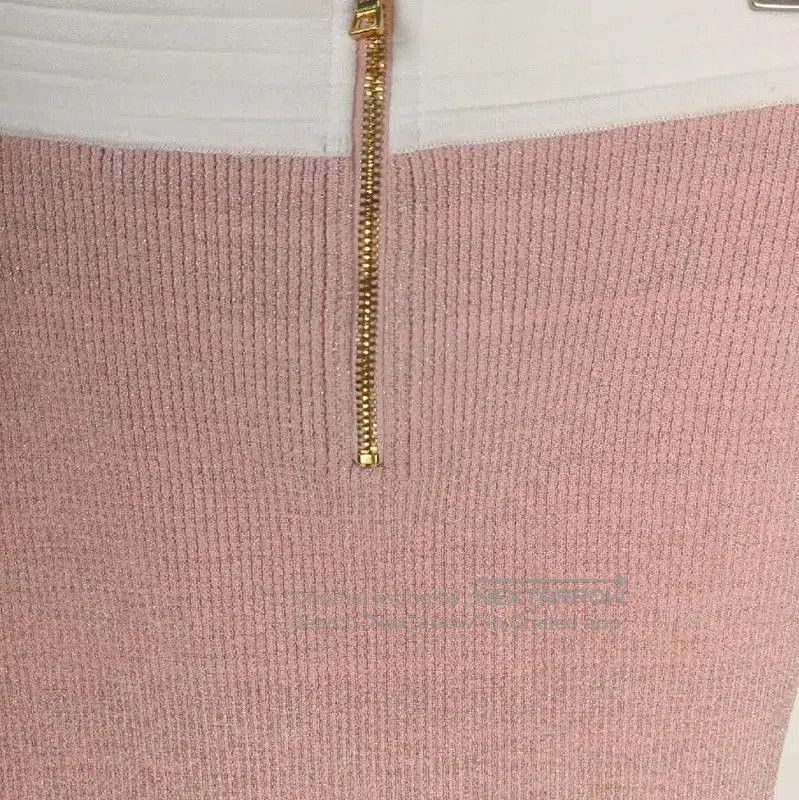 Balmain Balmain Pink Knit Women's Skirt with Gold Buttons . Size 35" - 4 Thumbnail
