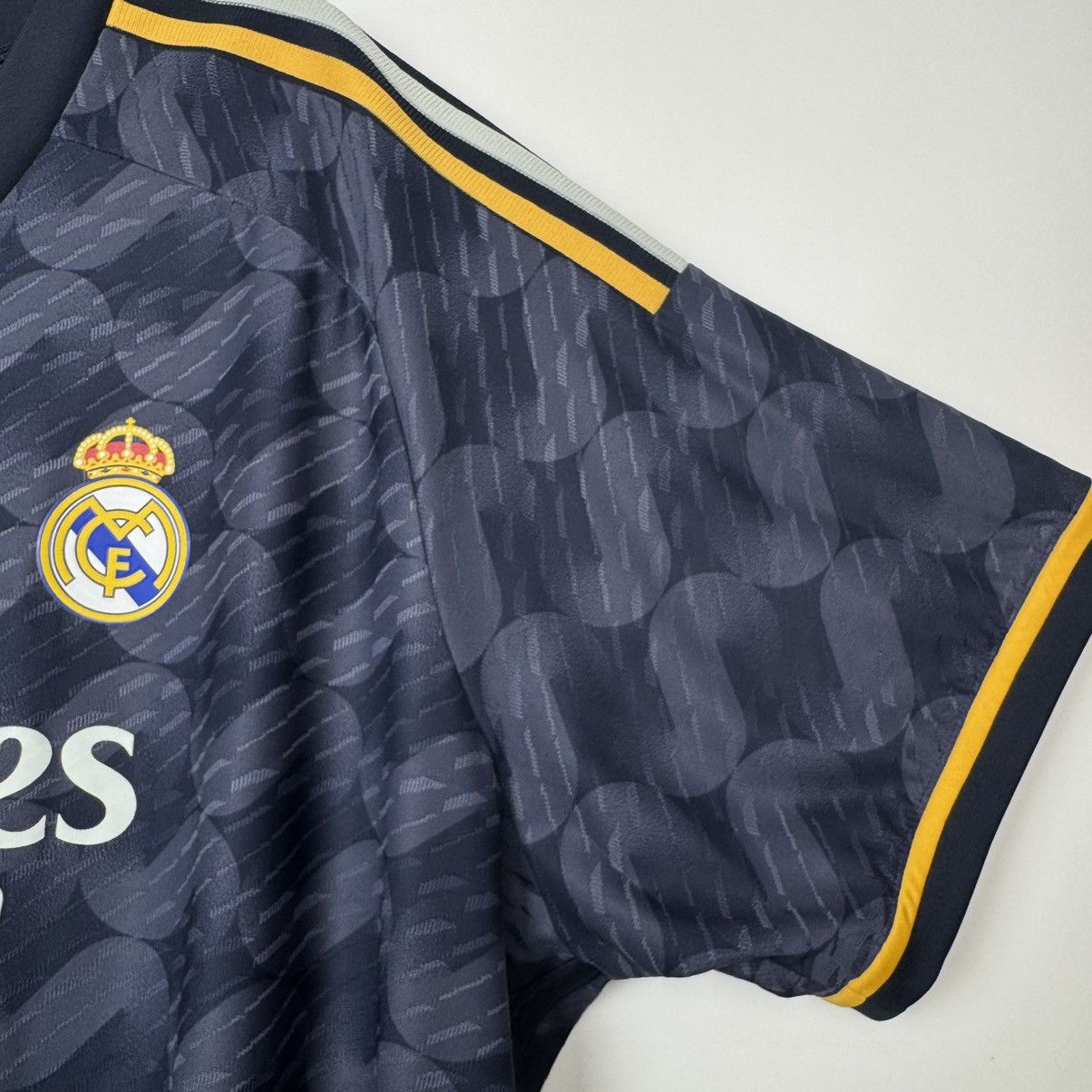 Adidas REAL MADRID 2023 2024 AWAY FOOTBAL SHIRT SOCCER JERSEY sz3XL Size US XXL / EU 58 / 5 - 14 Thumbnail