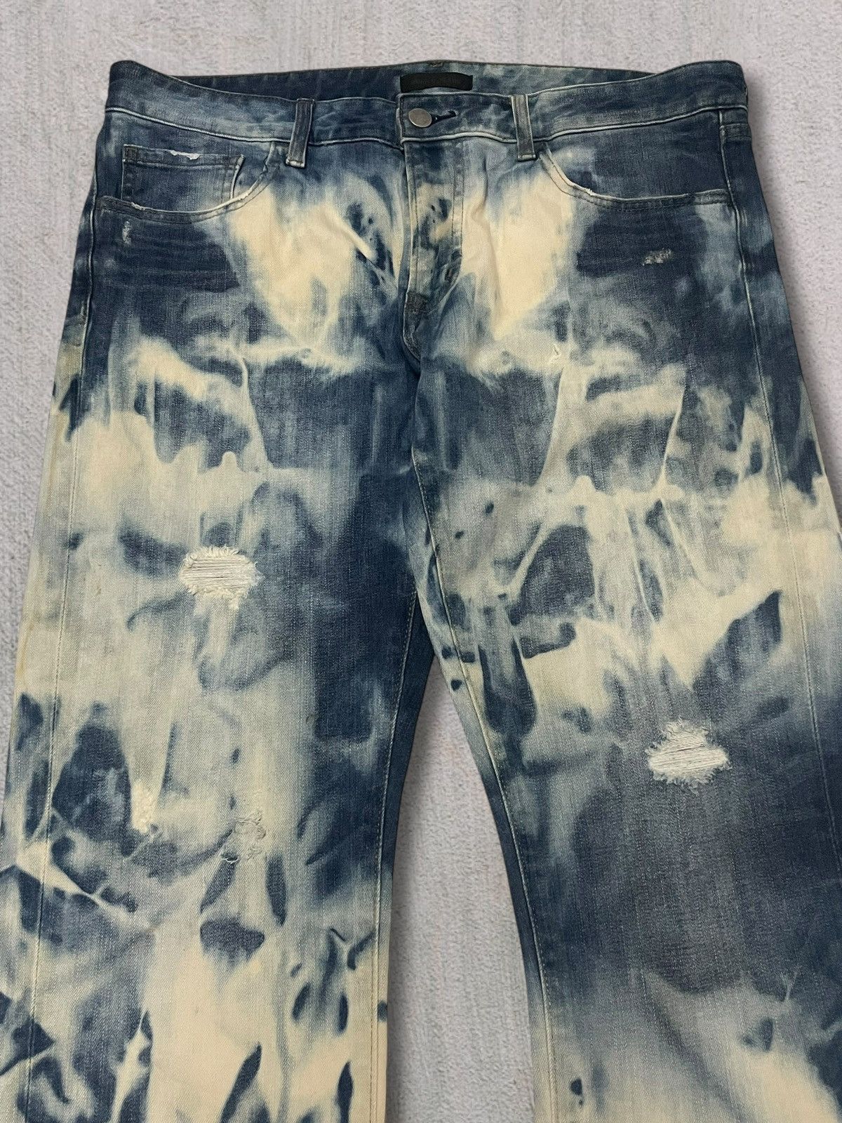 Undercover × Uniqlo Uniqlo Crazy Bleached Acid Wash Tapered Stretch Denim Jeans Size US 33 - 2 Thumbnail