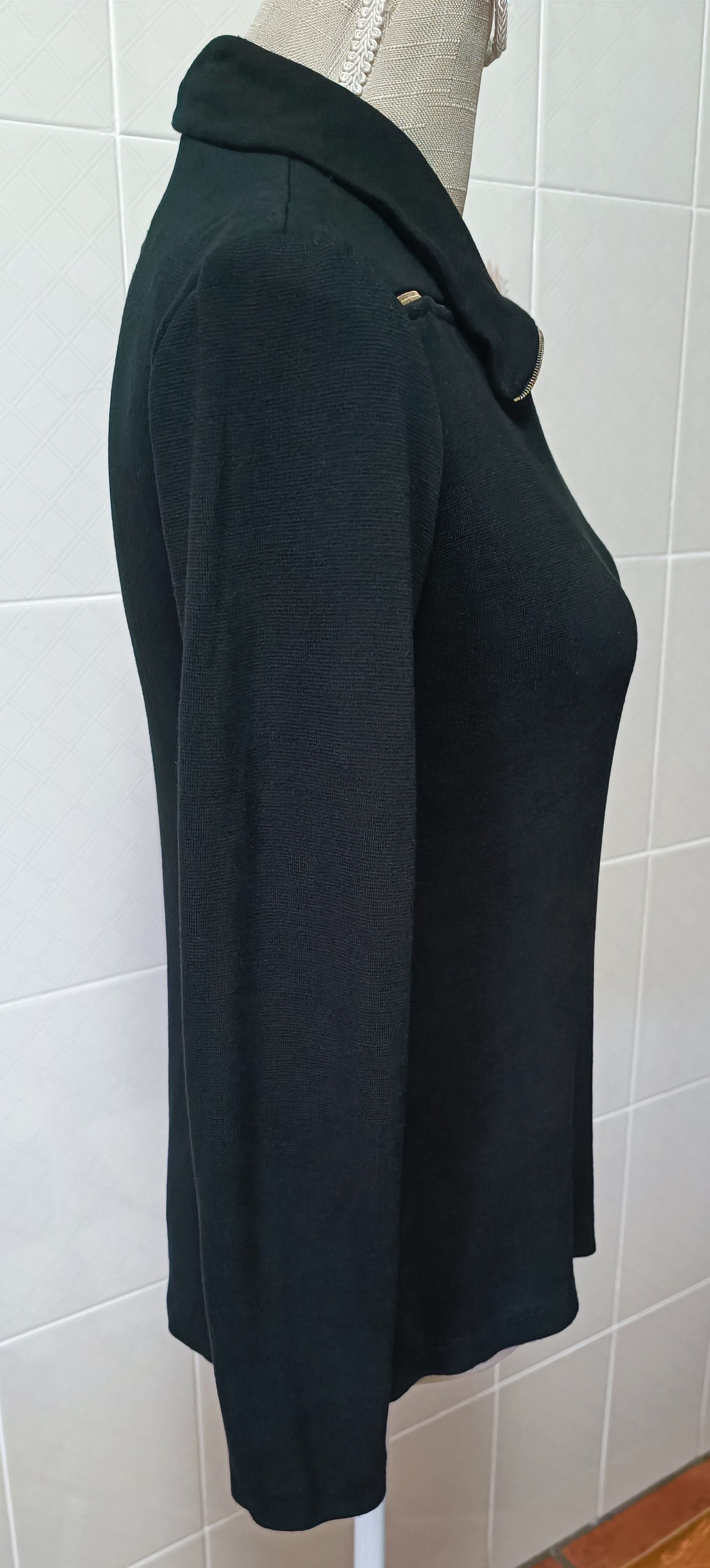 Jean Paul Gaultier Black sweater with Zippers on the front, above the bust. Size M / US 6-8 / IT 42-44 - 14 Thumbnail