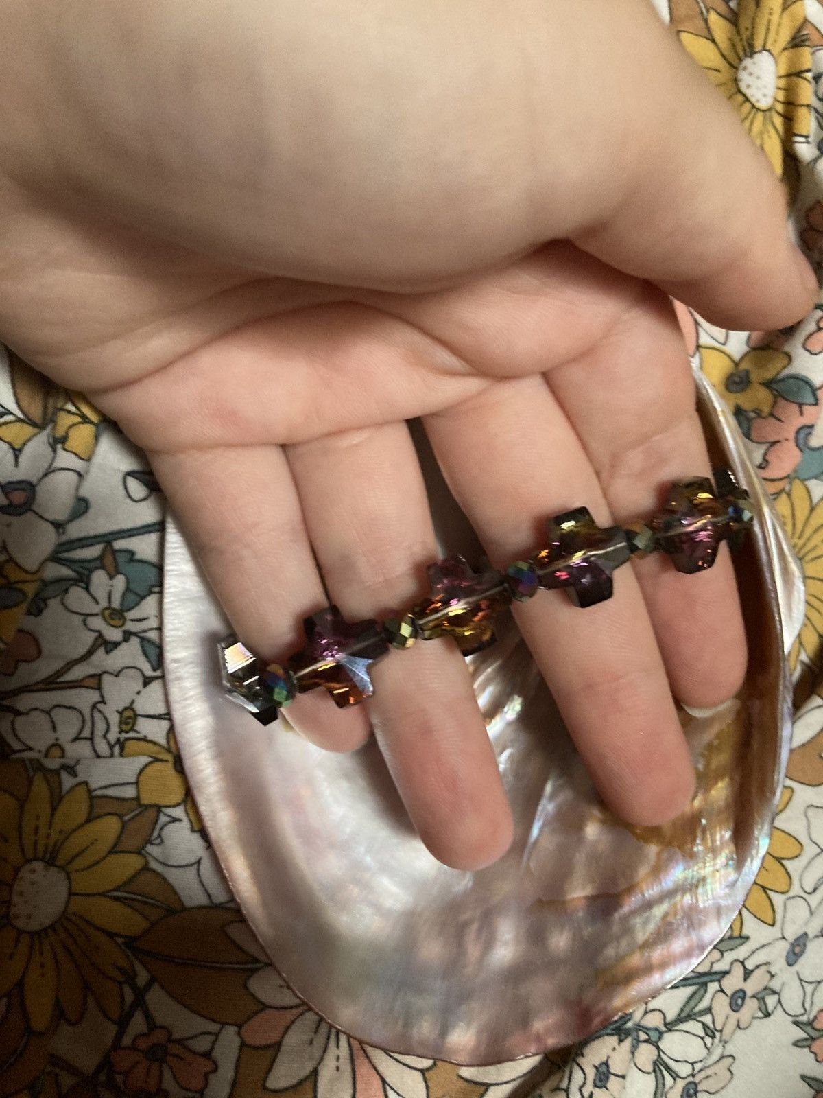 Handmade Purple irredecent cross beaded bracelet Size ONE SIZE - 2 Thumbnail