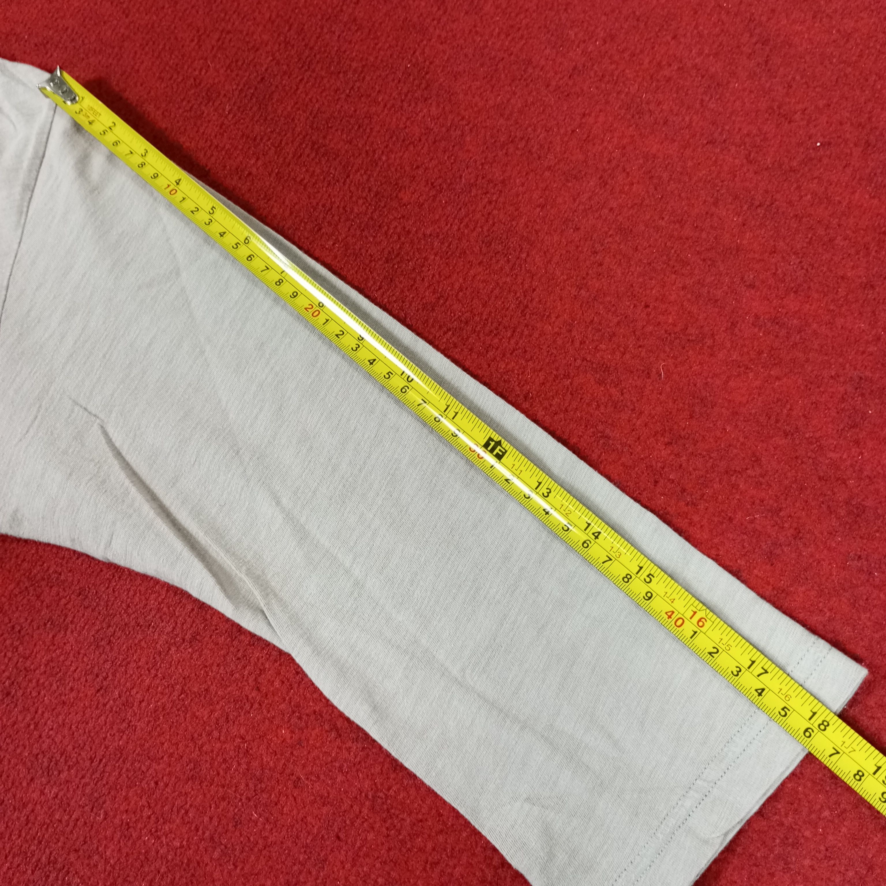 Undercover × Uniqlo Uniqlo Undercover Japanese Brand Streetwear Tshirt Size S / US 4 / IT 40 - 13 Thumbnail