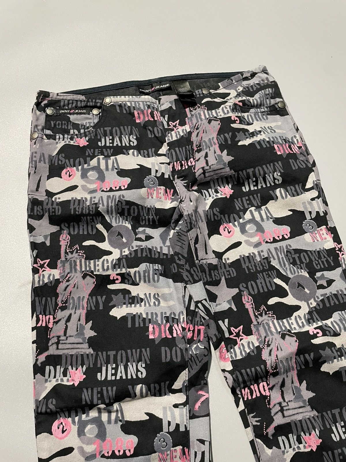 DKNY × Vintage Y2€ DKNY All Over Print Jeans Size 25" / US 0 / IT 36 - 3 Thumbnail
