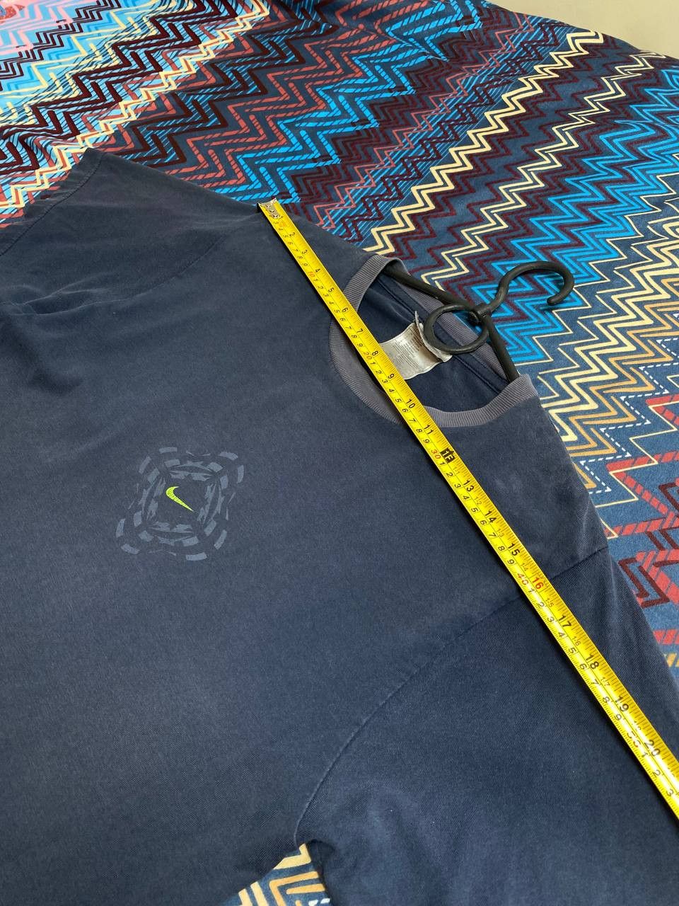 Nike × Vintage Vintage Style Nike T Shirt Center Logo Style Size US S / EU 44-46 / 1 - 9 Thumbnail