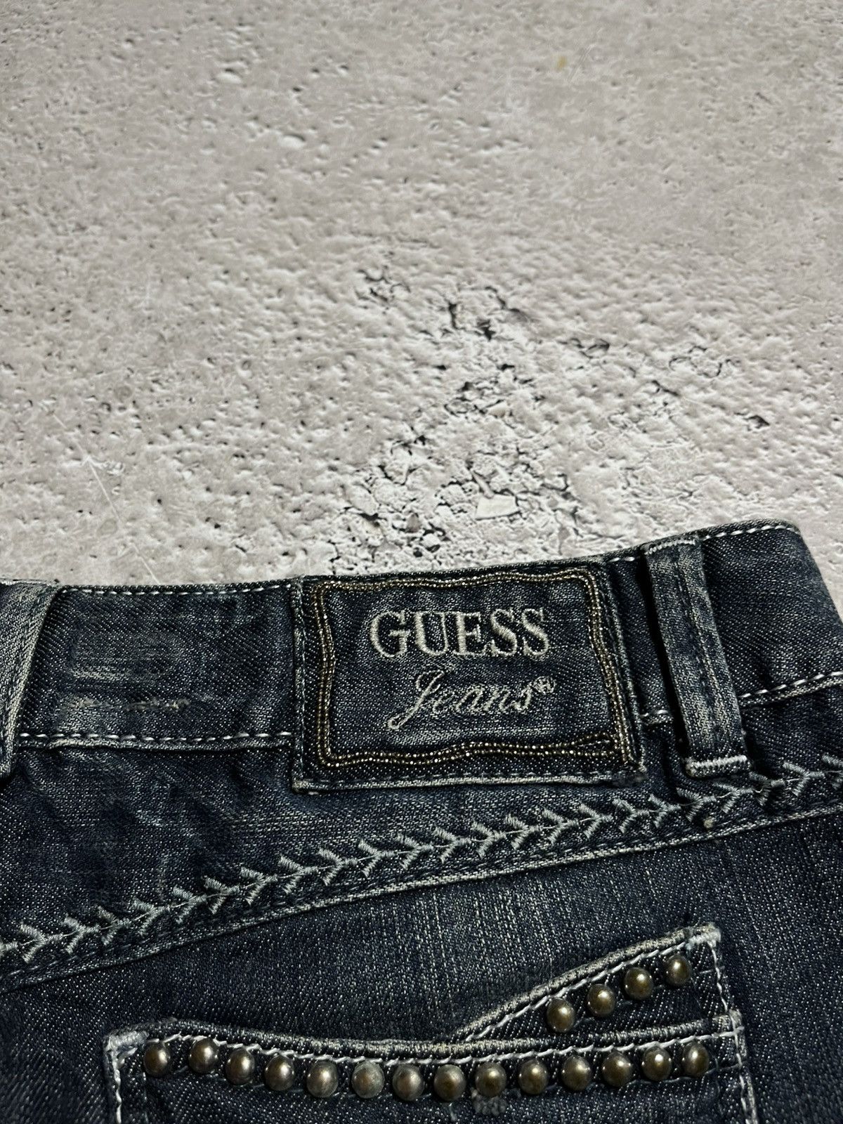 Guess × Vintage Y2K Guess Jeans Peace Patch Mini Denim Skirt Size M Size 30" / US 8 / IT 44 - 5 Thumbnail