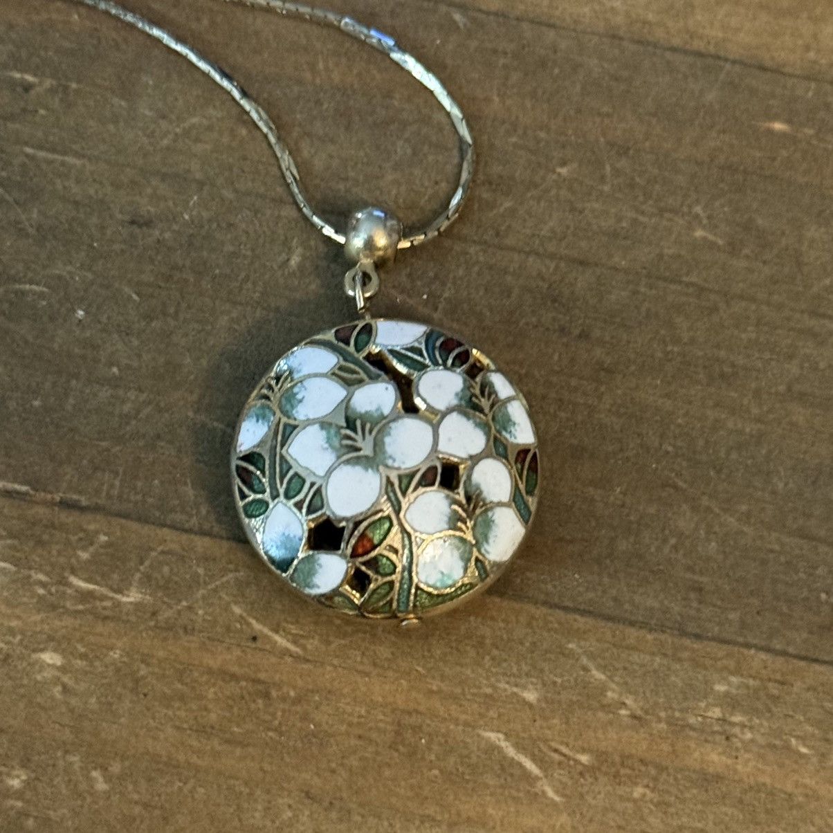 Vintage Vintage gold tone floral cloisonné pendant necklace Size ONE SIZE - 4 Thumbnail