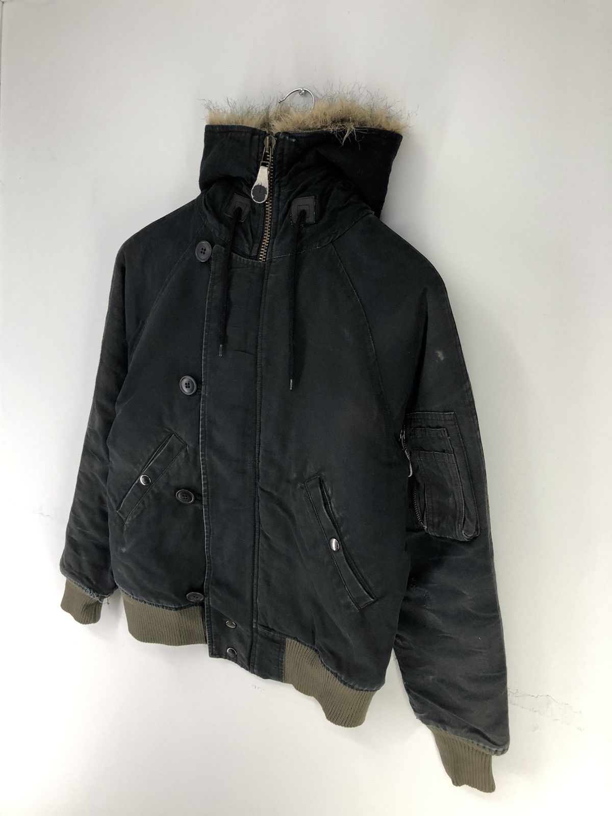 Avirex Vintage Avirex Extreme Cold Weather Distressed Bomber Jacket Size US S / EU 44-46 / 1 - 5 Thumbnail