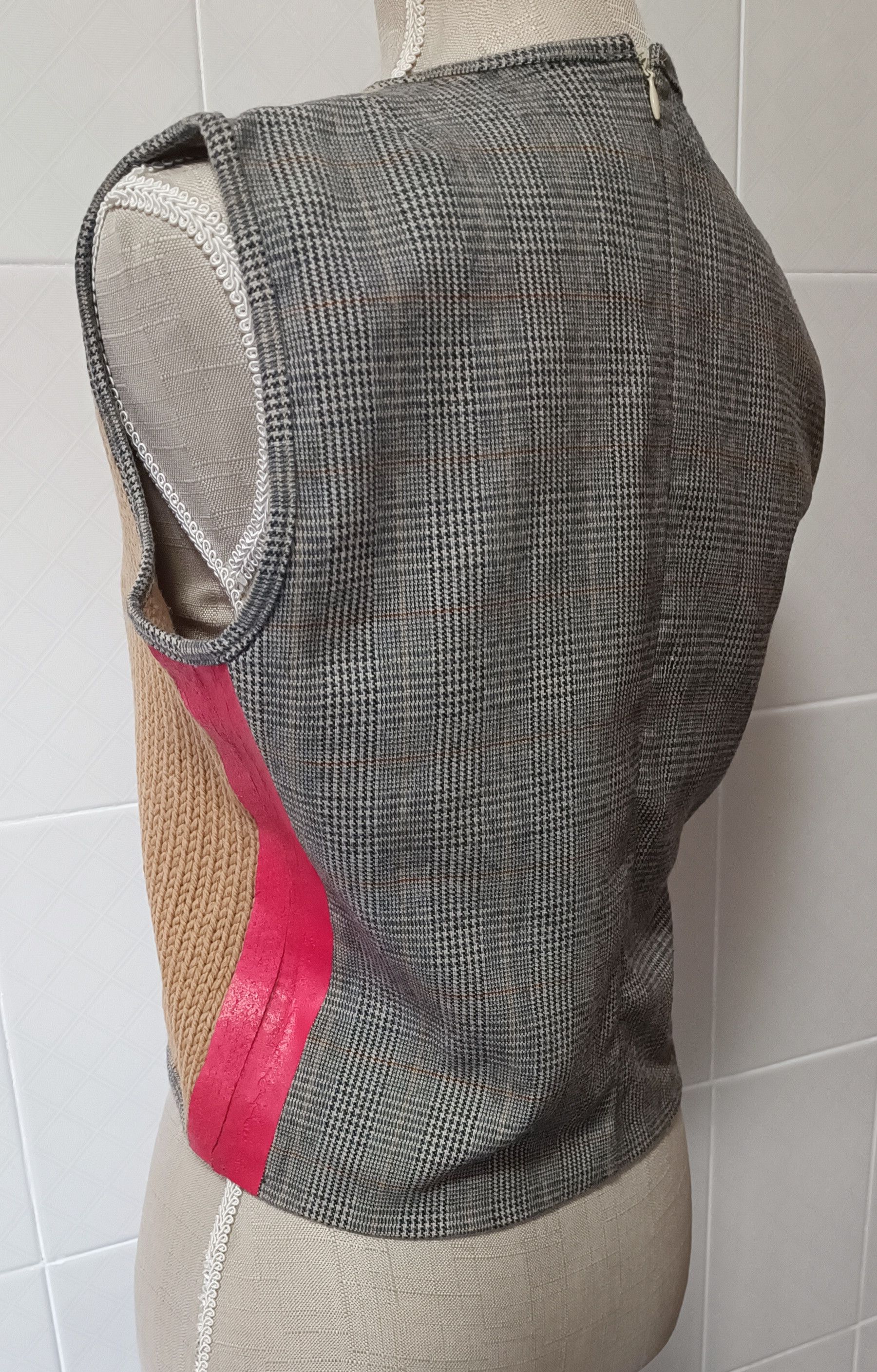 Fendi Top - Camel wool knit front / Prince of Wales check back. Size M / US 6-8 / IT 42-44 - 13 Thumbnail