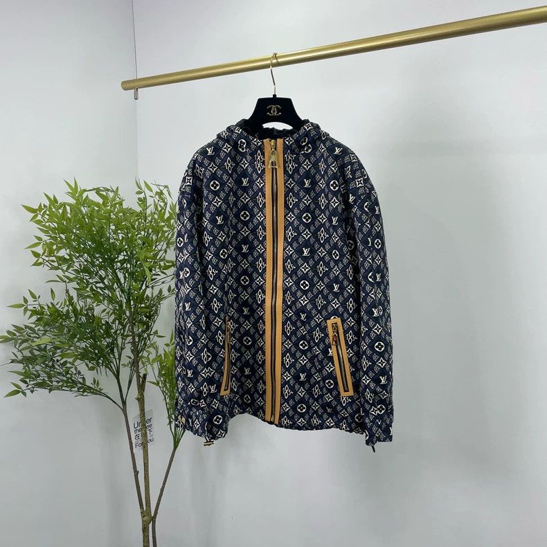 Louis Vuitton Louis Vuitton size 36 1854 printed silk hooded jacket 2502- Size US M / EU 48-50 / 2 - 1 Thumbnail