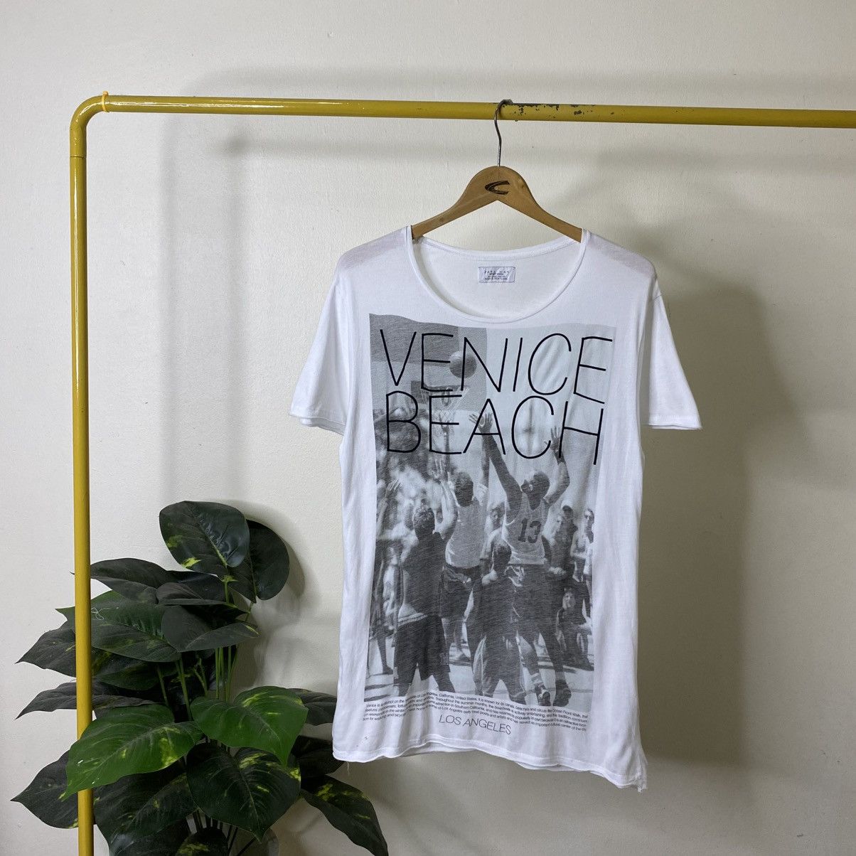 Zara Zara Man Venice Beach Los Angeles T Shirt Size US M / EU 48-50 / 2 - 1 Thumbnail