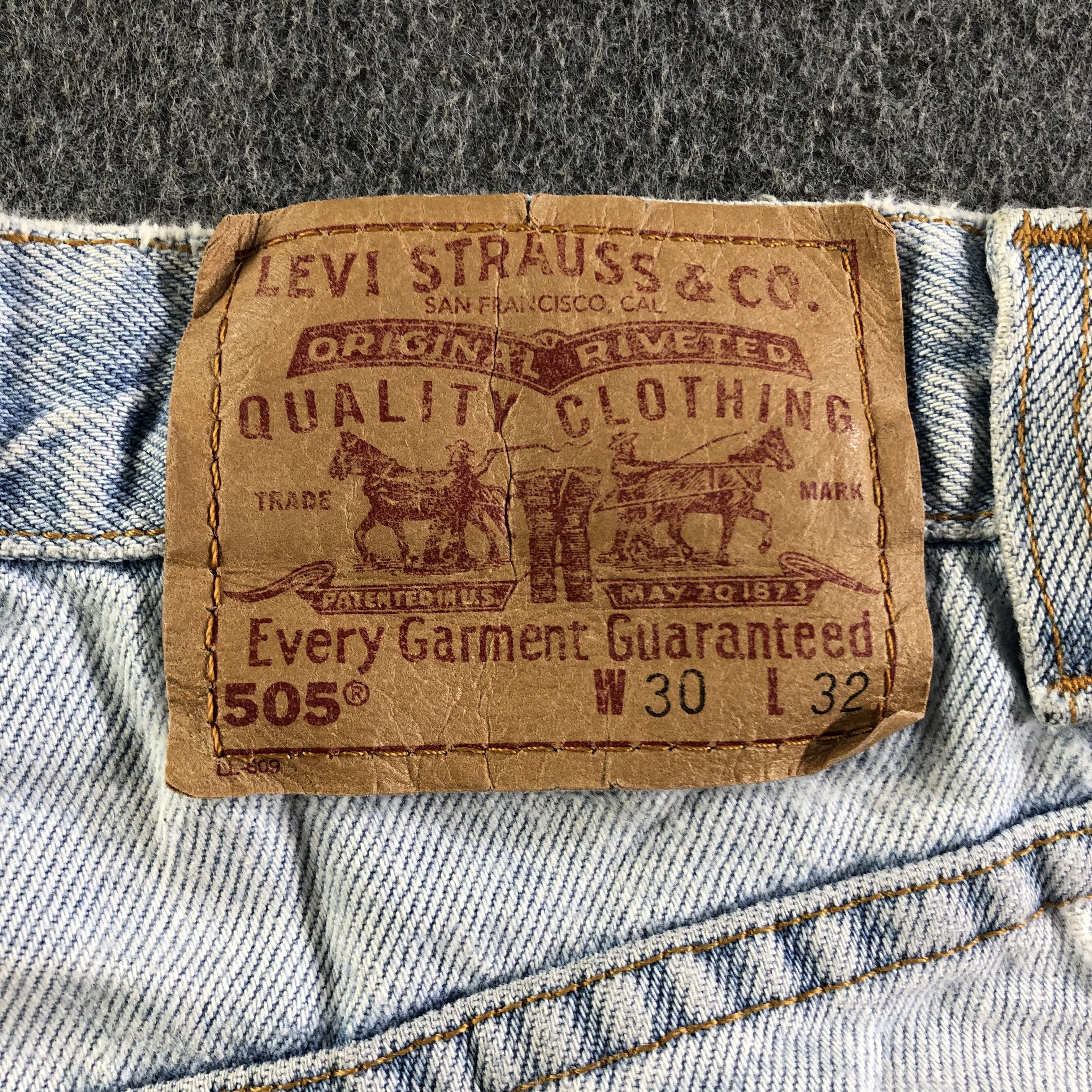 Levi's Vintage 90s Light Wash Levis 505 Jeans-J4485 Size US 28 / EU 44 - 5 Thumbnail
