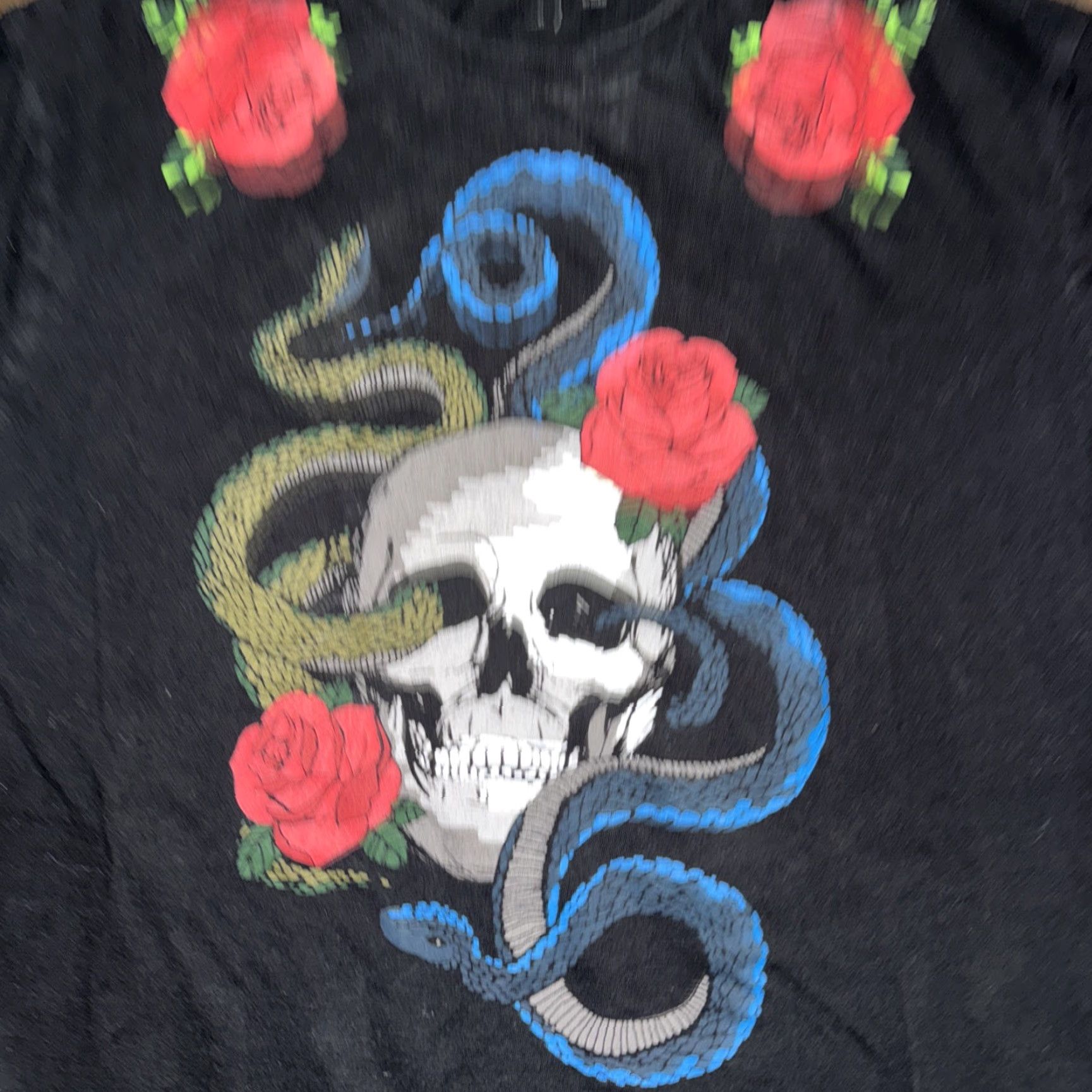 Guess VINTAGE G by Guess T-Shirt Black XL Graphic Skull Roses Snake Y2K Gothic Style Mens Shirt Size US XL / EU 56 / 4 - 2 Thumbnail