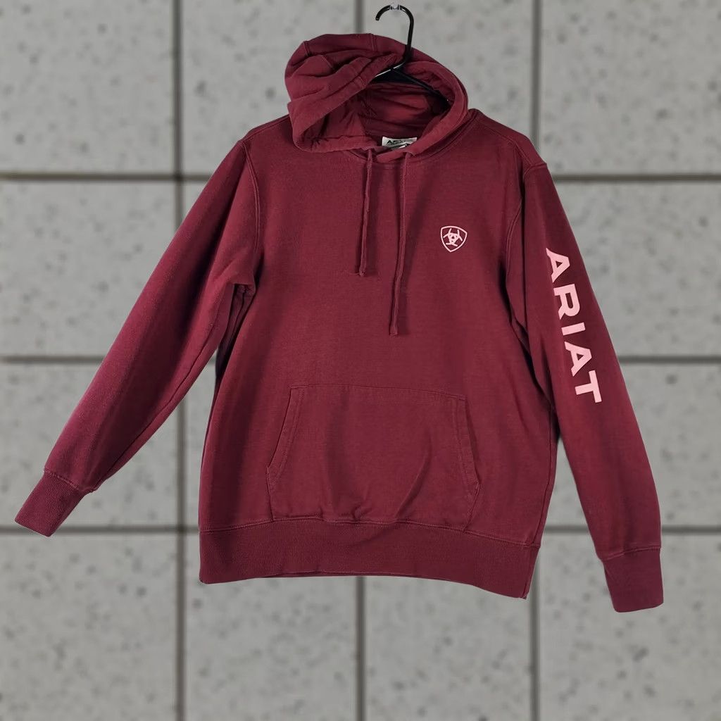 Ariat Ariat REAL Medium Women’s Hoodie Pullover Maroon Fleece Cowgirl Logo Long Sleeve with Hooded Knit Activewear Regular Fit Size M / US 6-8 / IT 42-44 - 1 Thumbnail