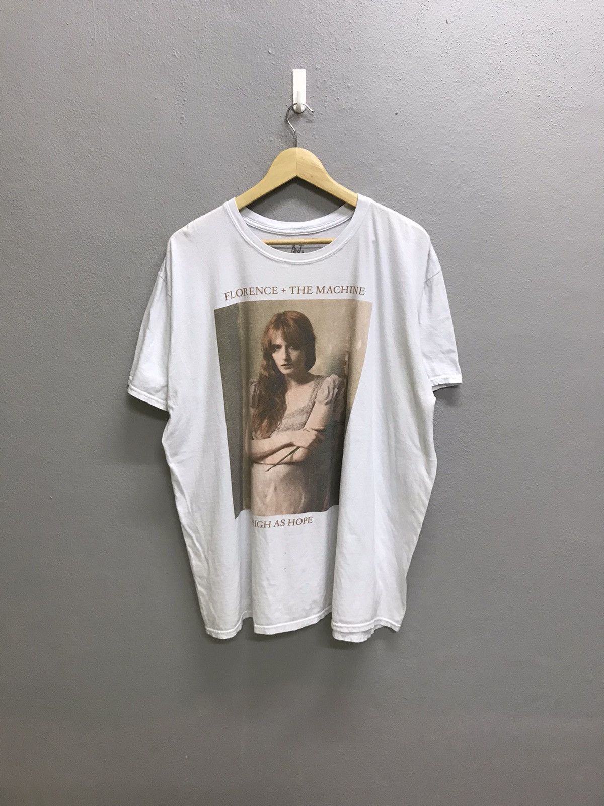 Band Tees FLORENCE & THE MACHINE ENGLISH ROCK BAND VOCALIST TSHIRT Size US XXL / EU 58 / 5 - 3 Thumbnail