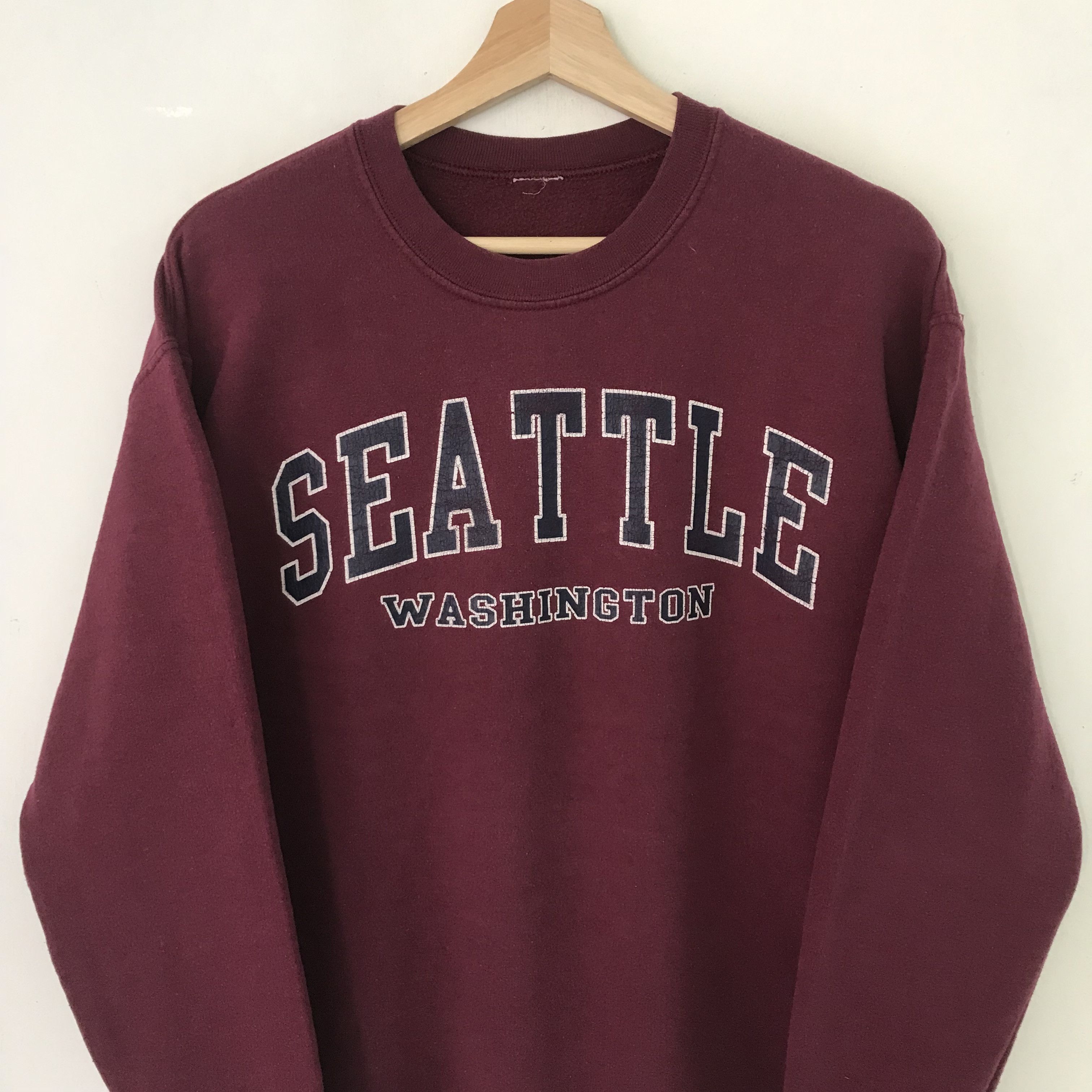 Vintage Vintage Seattle Maroon Sweatshirts Medium - 480 Size US M / EU 48-50 / 2 - 3 Thumbnail