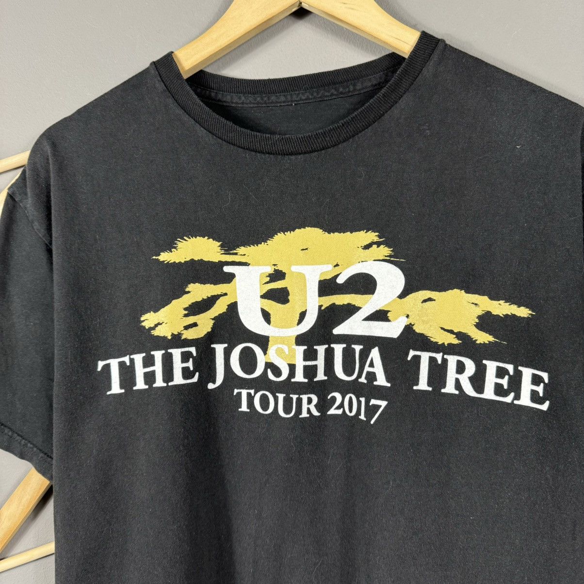 Band Tees U-2 2017 The Joshua Tour T-shirt Size US M / EU 48-50 / 2 - 5 Thumbnail