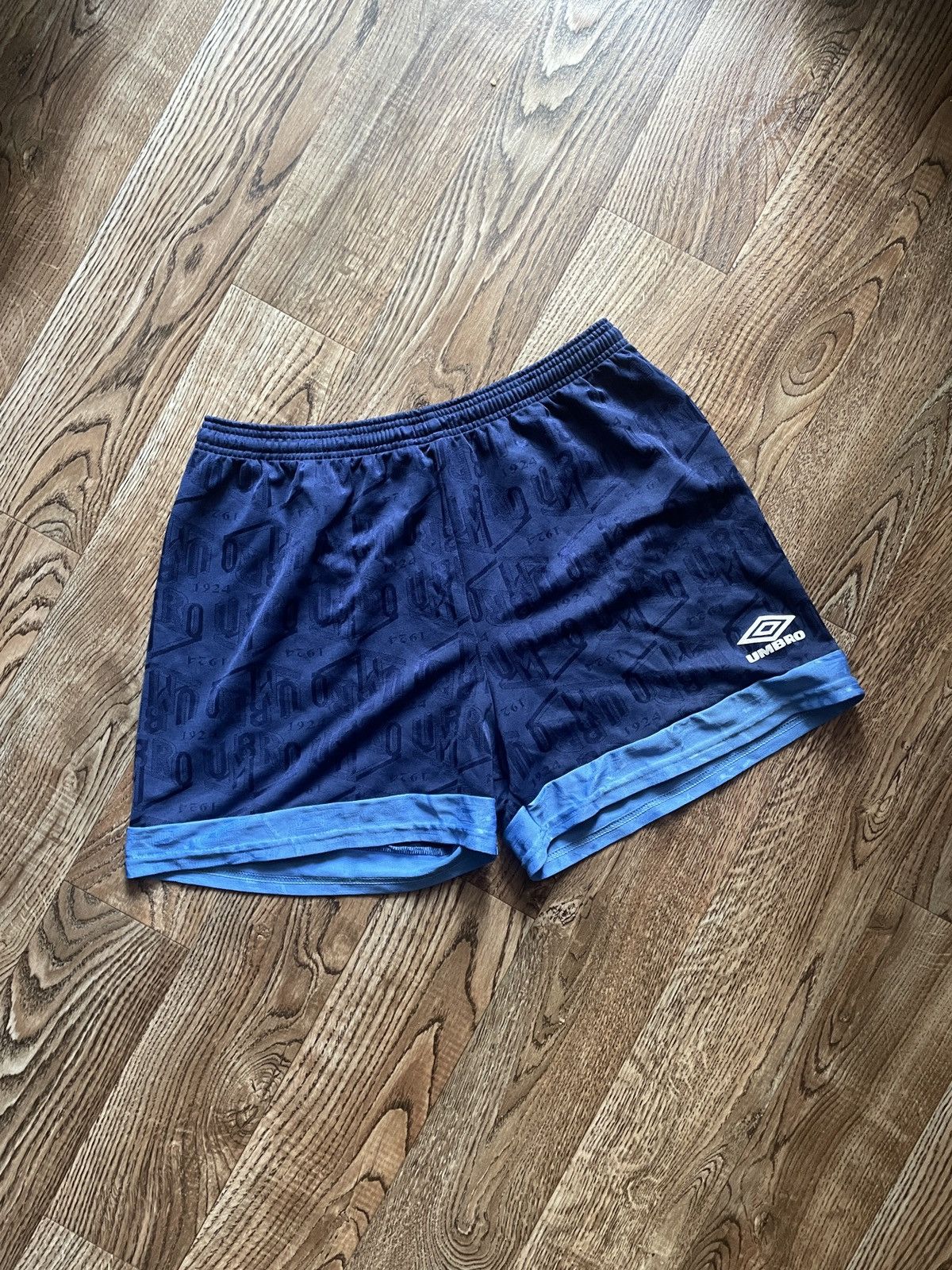 Umbro Mens vintage Umbro shorts soccer rare streetwear y2k Size US 34 / EU 50 - 1 Thumbnail