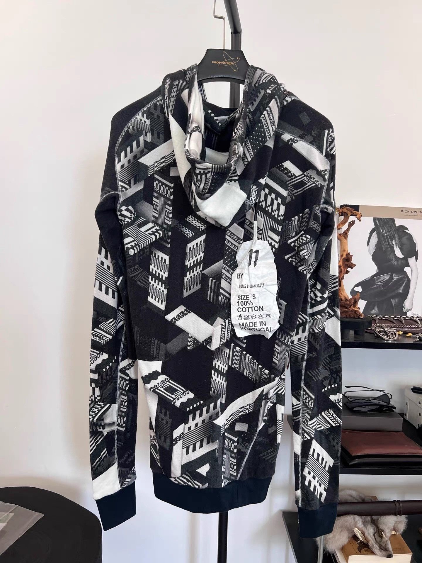 11 By Boris Bidjan Saberi 11by BBS Text Print Asymmetrical Hoodie K35 Size US S / EU 44-46 / 1 - 2 Thumbnail