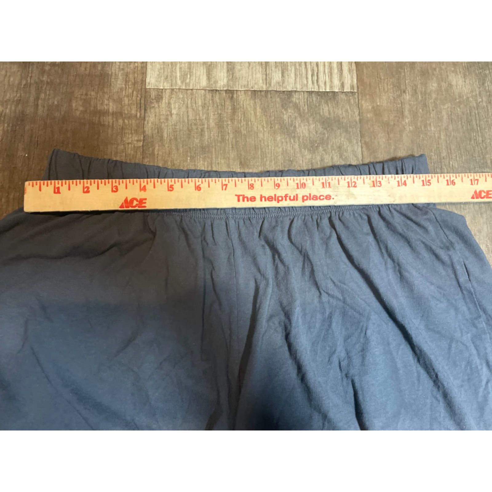 Vintage Wild Fable Shorts Womens XL Gray Elastic Waist Denim Flat Front Regular Biker Casual Vintage No Mens Womens Girls Size 40" / US 18 - 2 Thumbnail