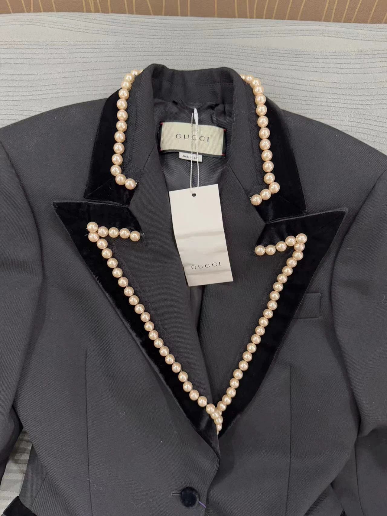 Gucci Gucci Runway Pearl Suit Unworn Size XS / US 0-2 / IT 36-38 - 2 Thumbnail