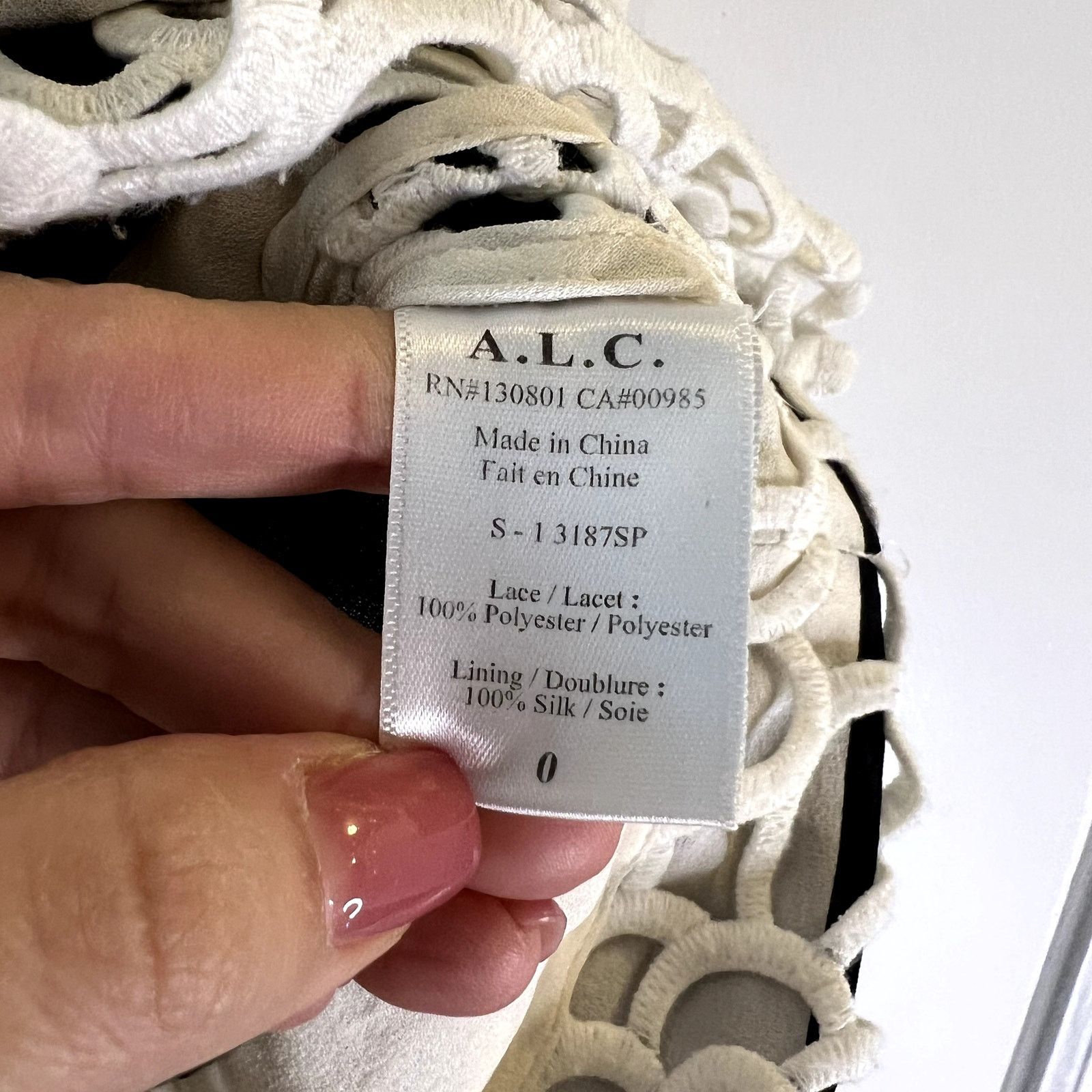 A.L.C. A.L.C. Della Lace Overlay Pencil Skirt Size 0 Size 25" / US 0 / IT 36 - 4 Thumbnail