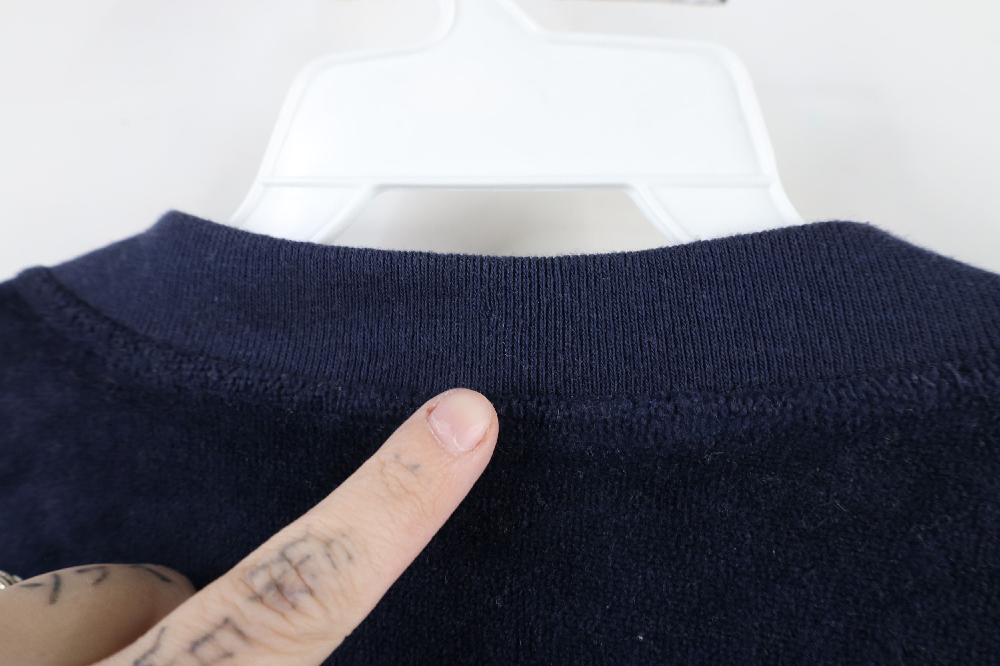 Vintage Vintage 70s Macys Velvet Velour V-Neck Sweater Navy Blue Size US L / EU 52-54 / 3 - 6 Thumbnail