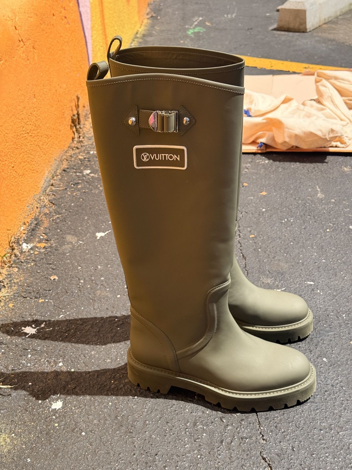 Louis Vuitton Louis Rubber Rain Boots Size US 8 / IT 38 - 2 Thumbnail