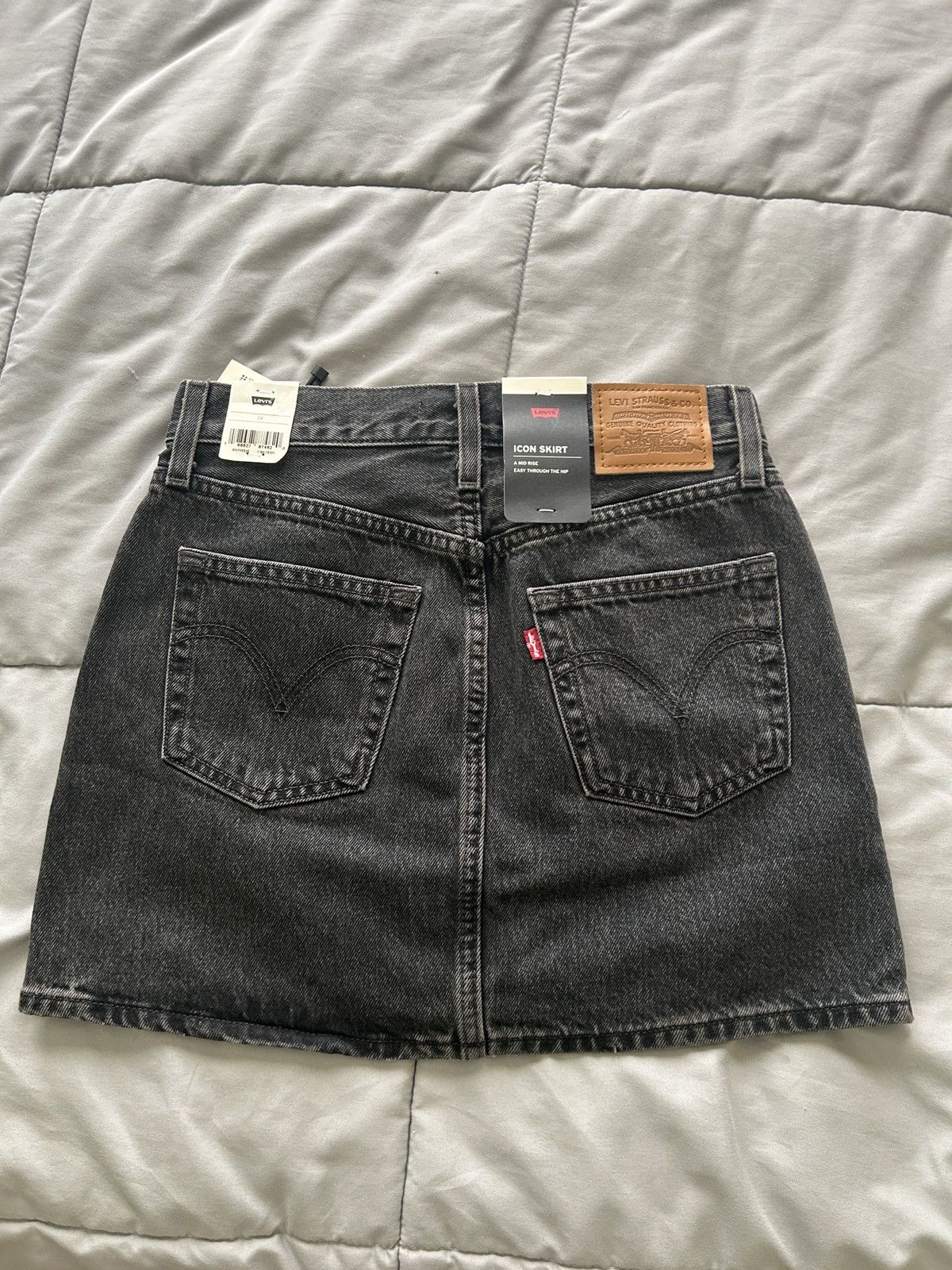 Levi's Levi’s Black Mini Skirt Size 24" / US 00 / IT 34 - 2 Thumbnail