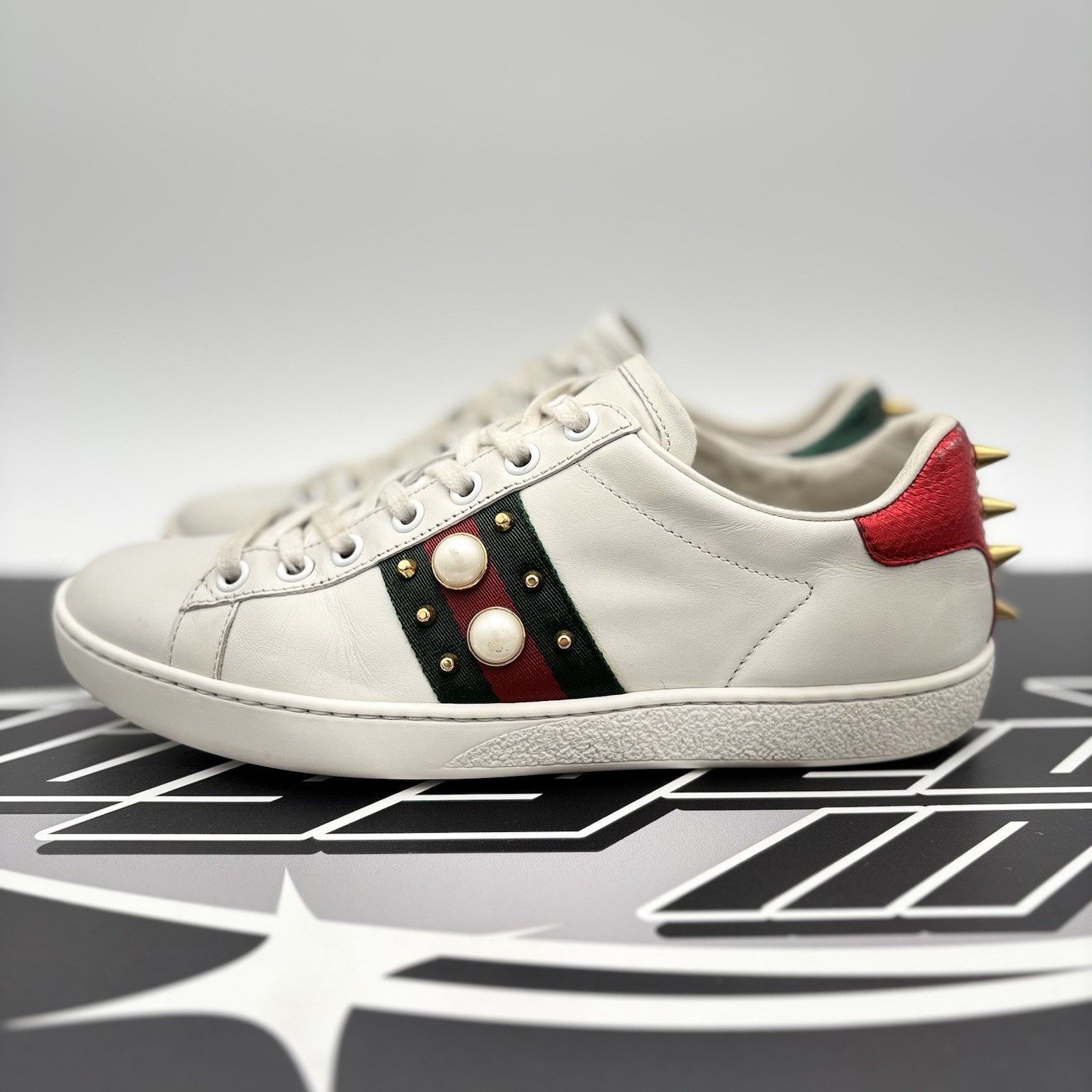 Gucci Gucci Ace Studded ' White, Pearls ' | GREAT CONDITION! Size US 6.5 / EU 39-40 - 1 Thumbnail