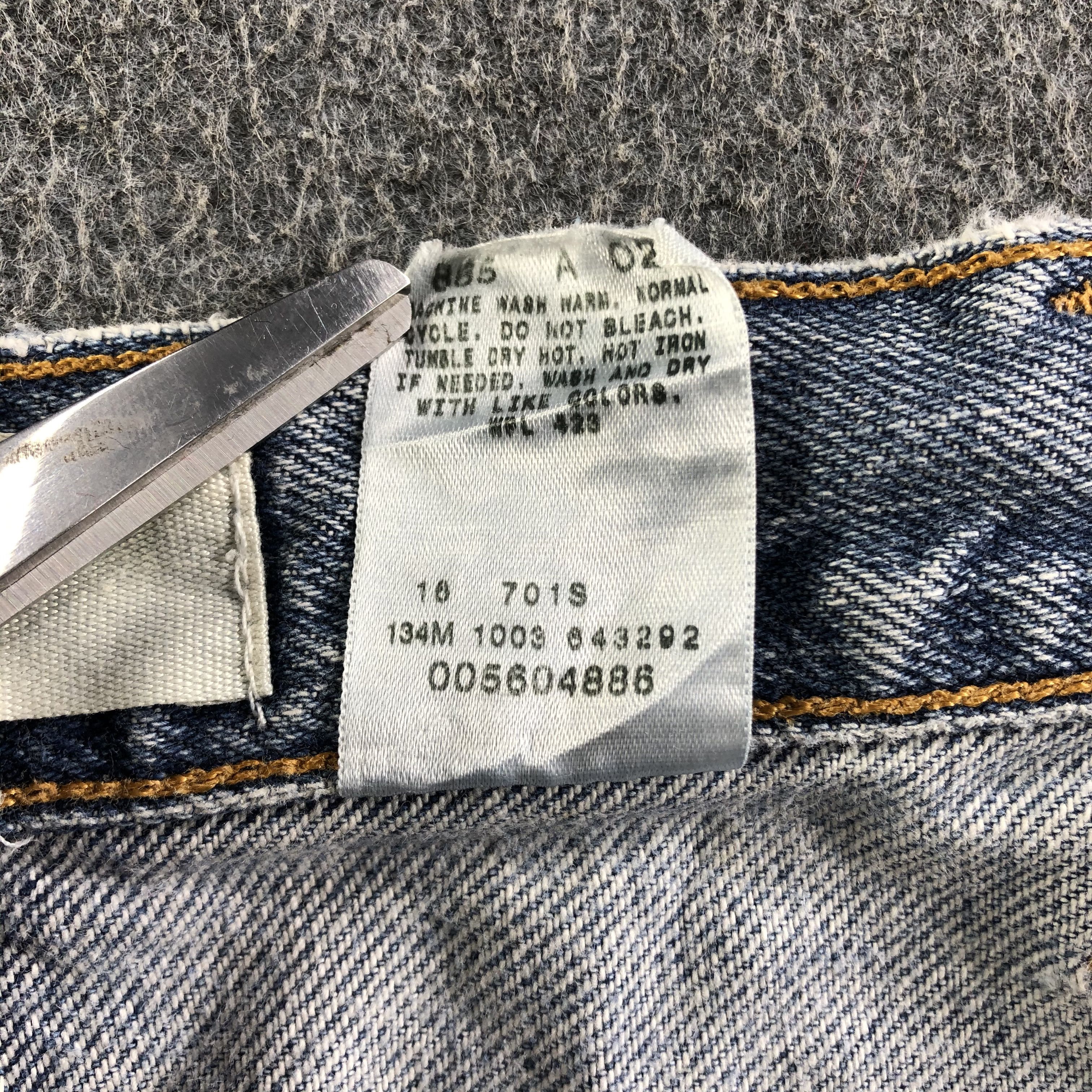Levi's Vintage Levis 560 Jeans-J3366 Size US 37 - 13 Thumbnail