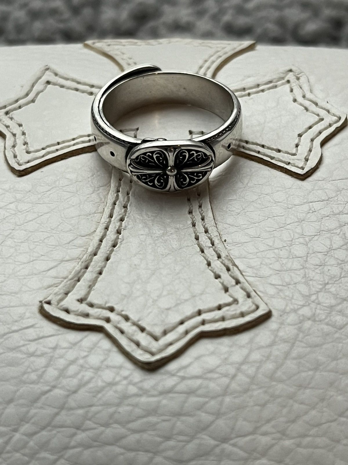 新作クロムハーツBELTED OVAL RING