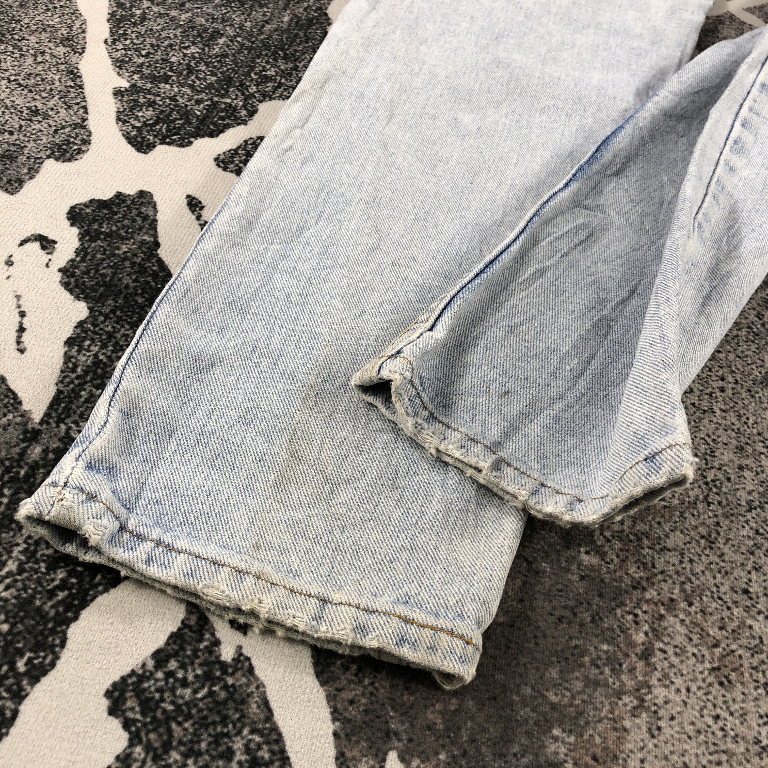Levi's Vintage 90s Levi's 550 Jeans Distress Light wash Denim KJ899 Size US 29 - 6 Thumbnail