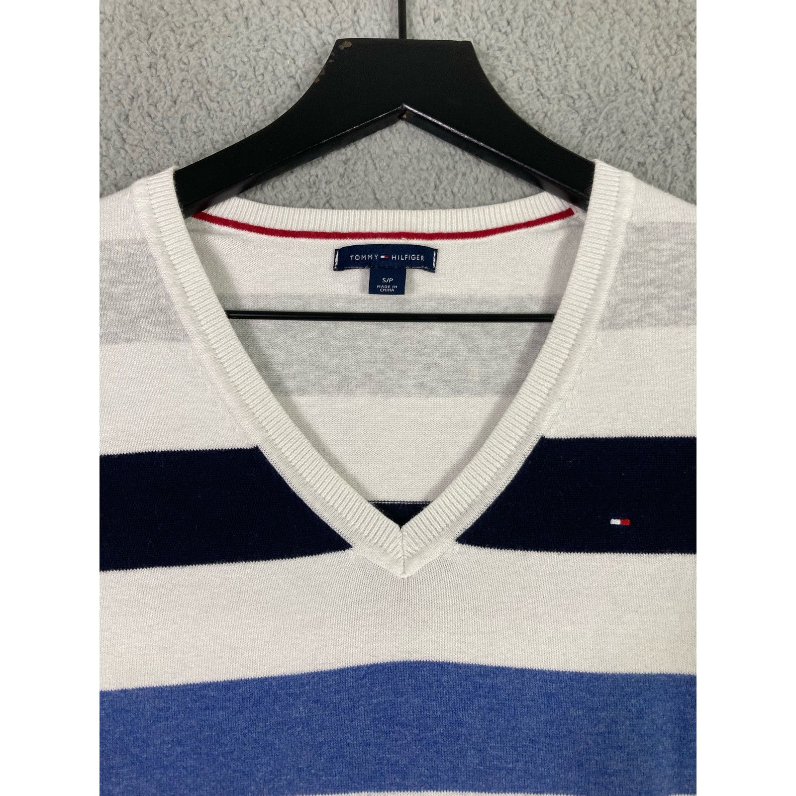 Tommy Hilfiger Tommy Hilfiger Women's Striped V-Neck Sweater Small Casual Size S / US 4 / IT 40 - 3 Thumbnail