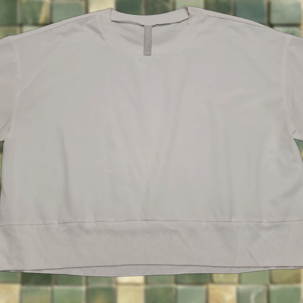 Athleta VINTAGE Athleta Shirt Womens XL White Crop Polyester Spandex B Corp Activewear Tee Size XL / US 12-14 / IT 48-50 - 1 Thumbnail