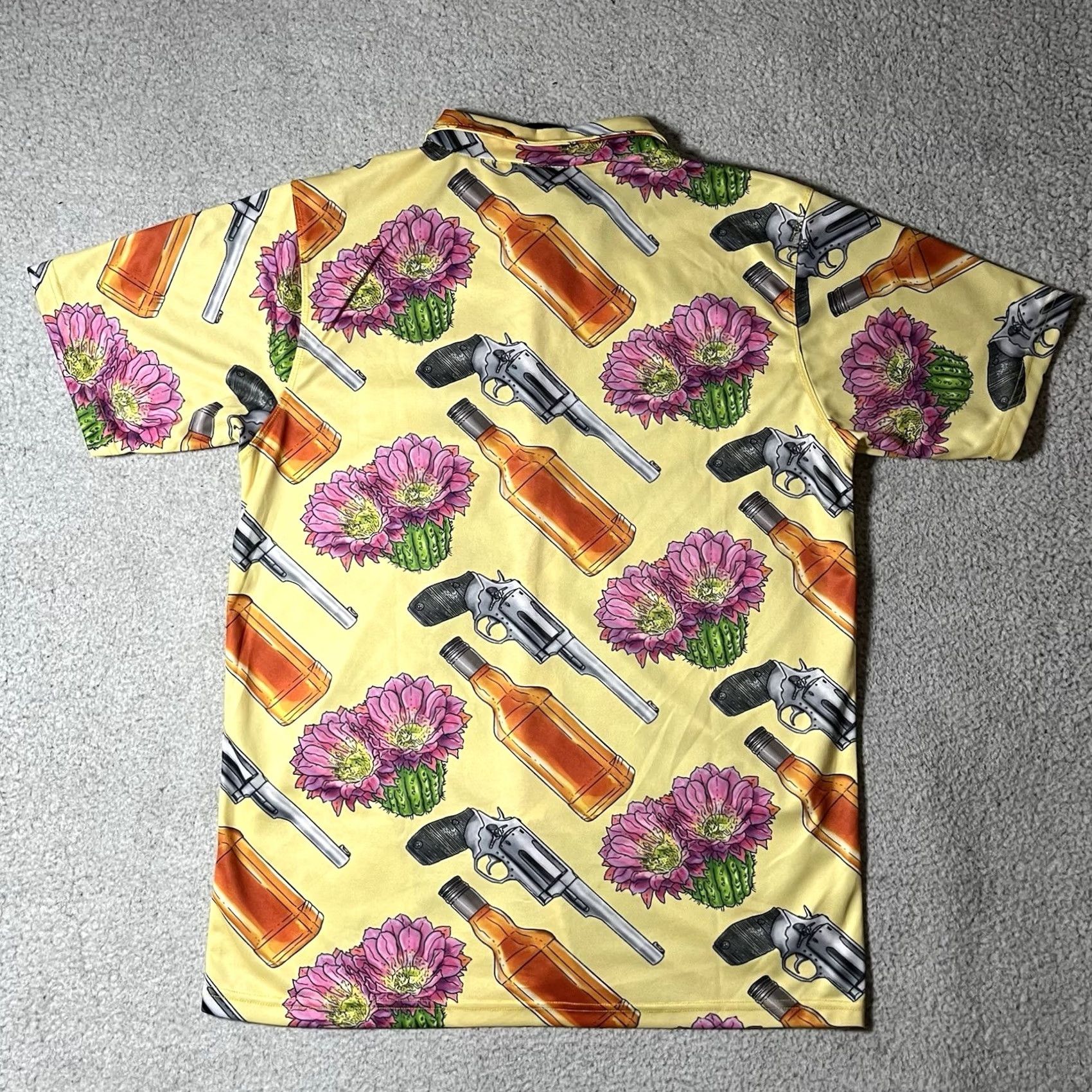 Gloverall Oaf Nation Shirt Men L Yellow Hawaiian Revolver All Over Print Short Sleeve Button-Up Size US L / EU 52-54 / 3 - 5 Thumbnail