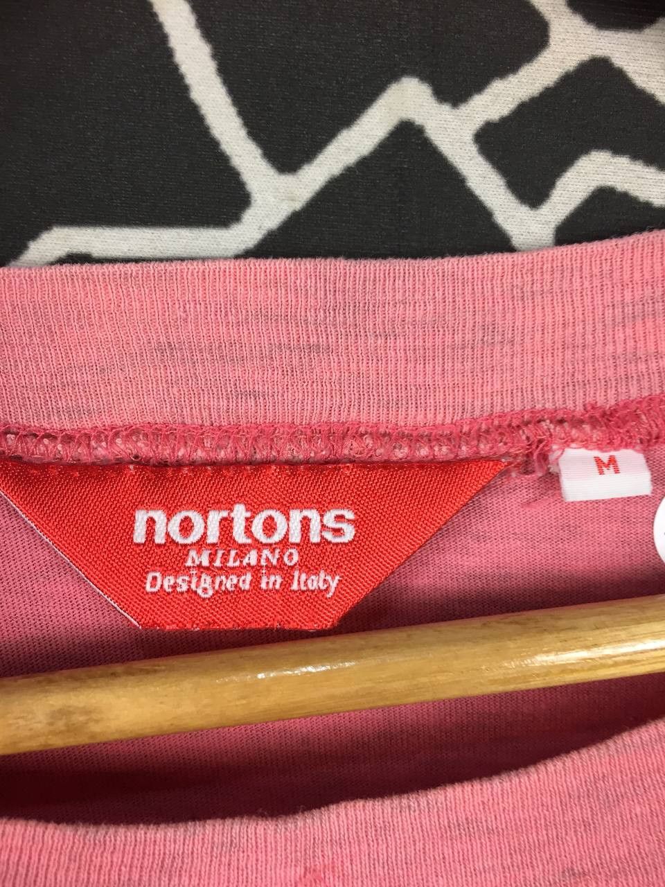 Vintage Vtg Nortons Milano Surfboard All-Over Style Wrap Print Tee Size US M / EU 48-50 / 2 - 16 Thumbnail