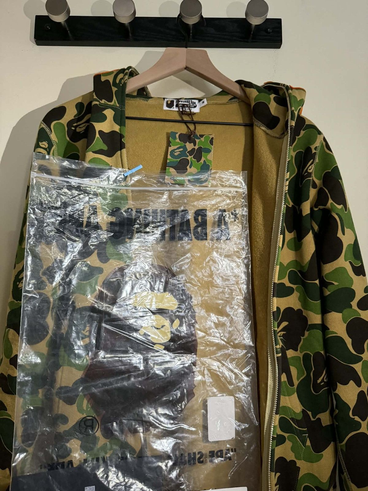 Bape BAPE Camo Tiger Full Zip Hoodie 'Green' Size US M / EU 48-50 / 2 - 13 Thumbnail