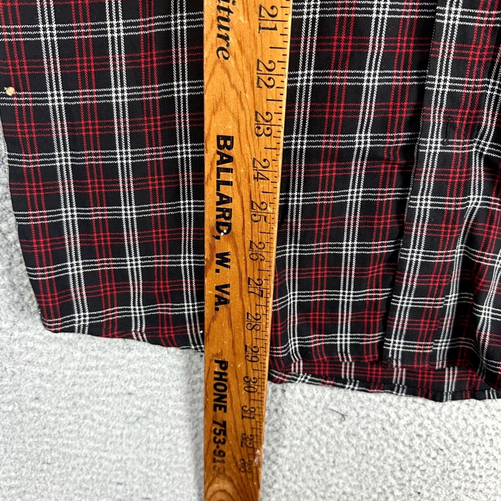 Chaps VINTAGE? No. Chaps Button Up Shirt Mens Medium Red Black Plaid Long Sleeve Pocket Casual NEW Size US M / EU 48-50 / 2 - 7 Thumbnail