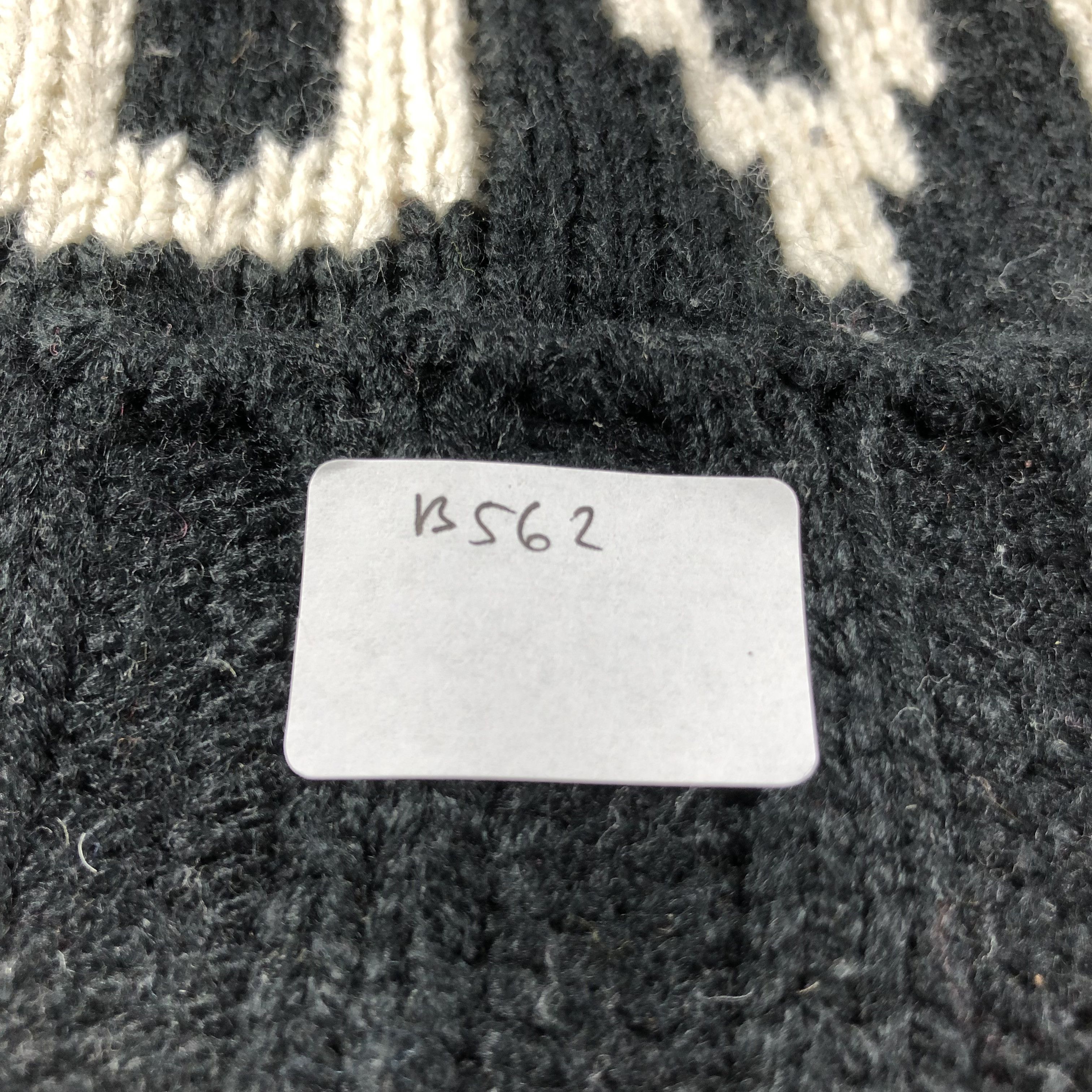 Gap GAP LOVE Bobble Beanie Snowcap Snow Hat B562 Size ONE SIZE - 7 Thumbnail