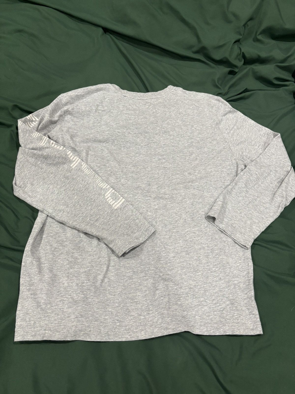Reebok Gray Reebok long sleeve size L Size US L / EU 52-54 / 3 - 2 Thumbnail