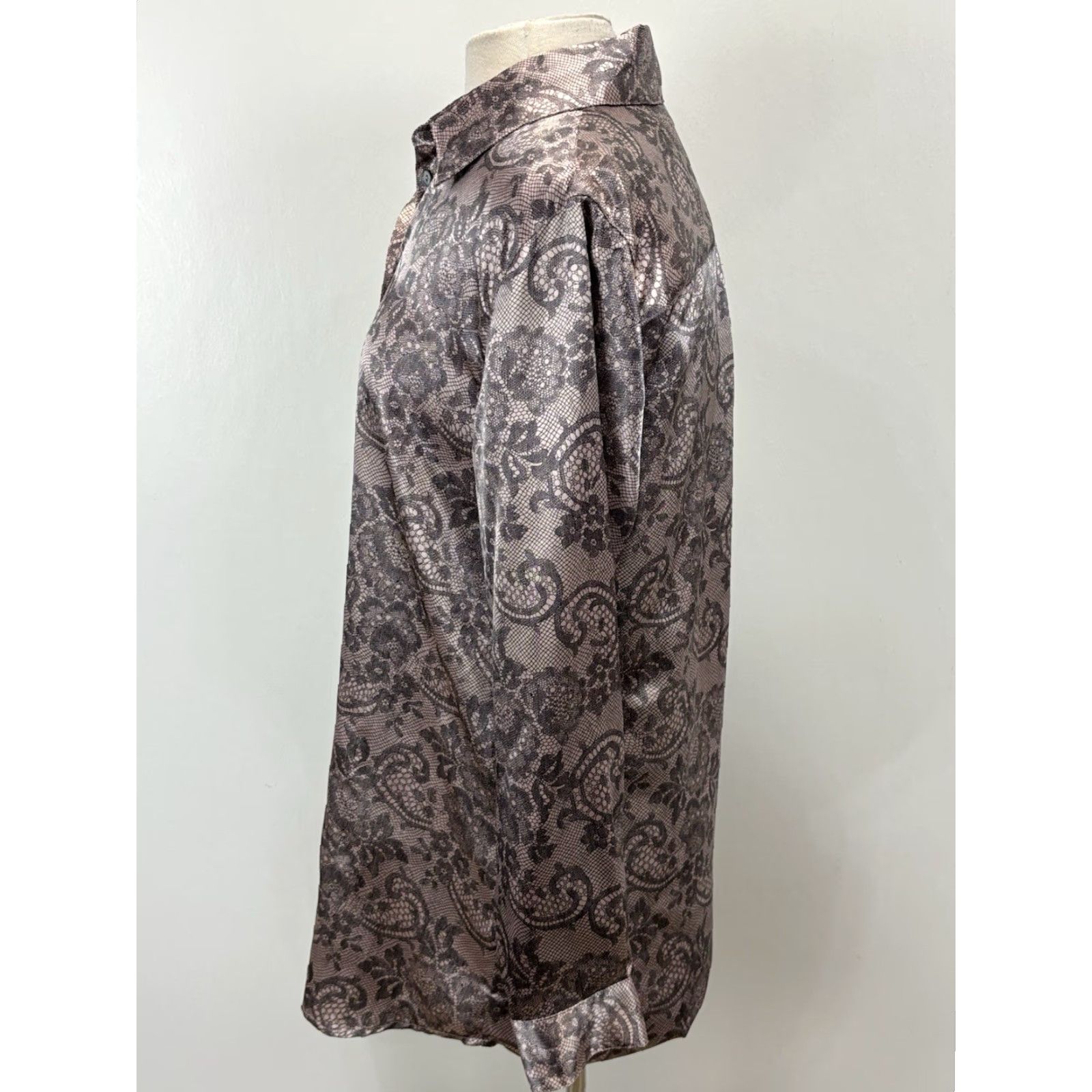 Soft Surroundings Soft Surroundings Button Up Shirt Sz Medium Women’s Pink Grey Paisley Satin Type Congregated for SearchVisibility Size M / US 6-8 / IT 42-44 - 2 Thumbnail