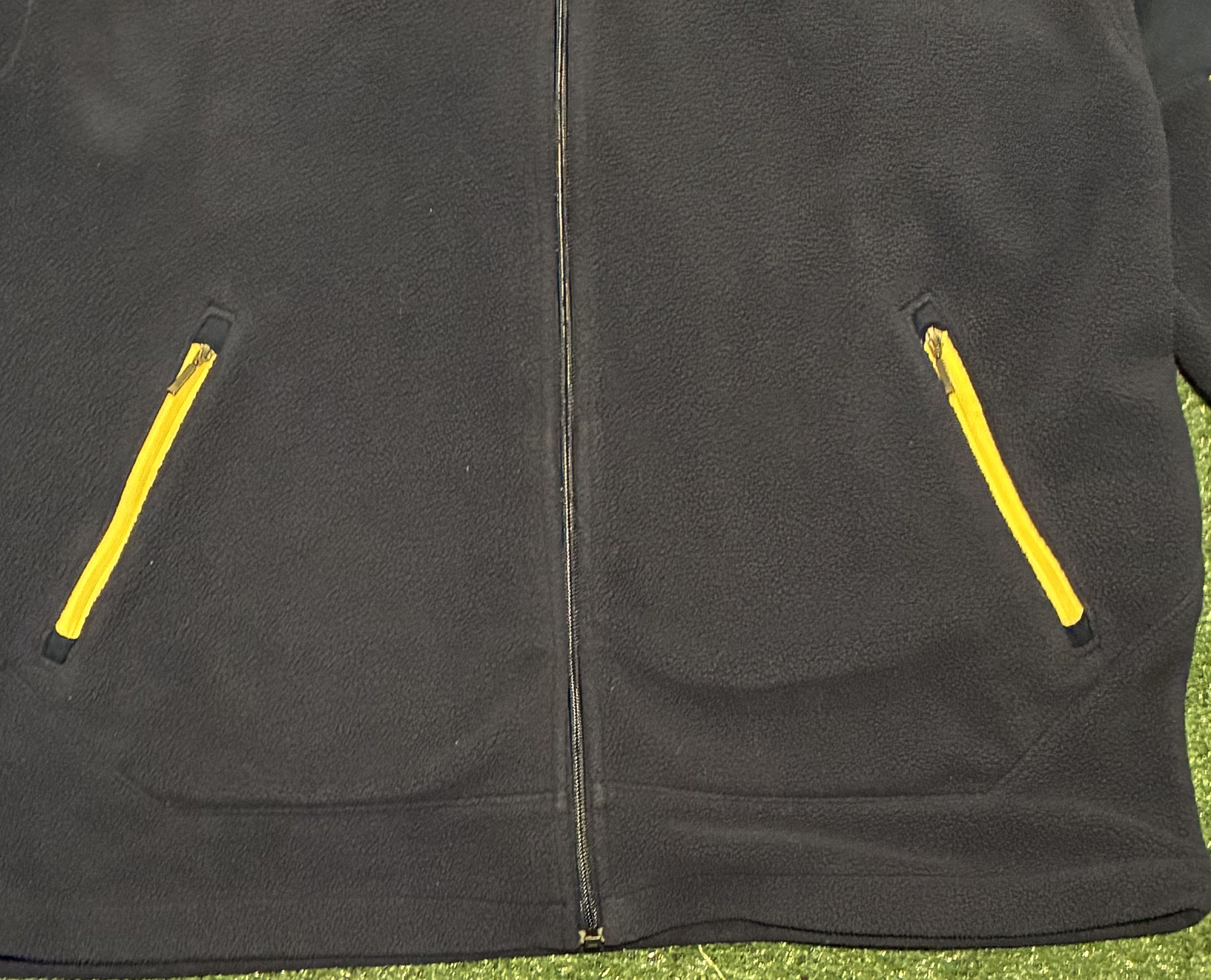 Nike Nike Michigan Wolverines Blue and yellow fleece jacket Size US L / EU 52-54 / 3 - 3 Thumbnail