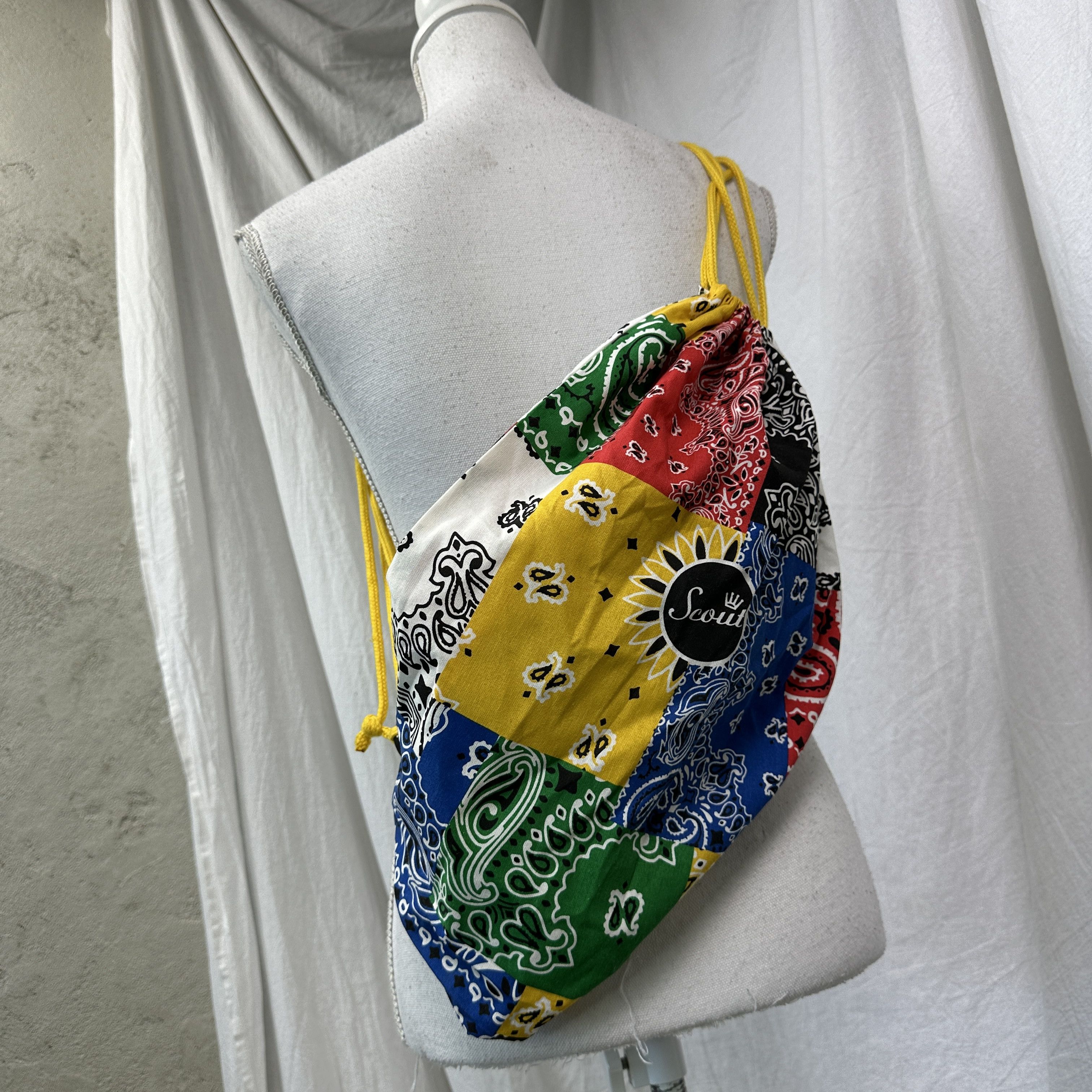 Vintage Vintage Streetwear Y2K Unisex Bandana Print Backpack Size ONE SIZE - 1 Thumbnail