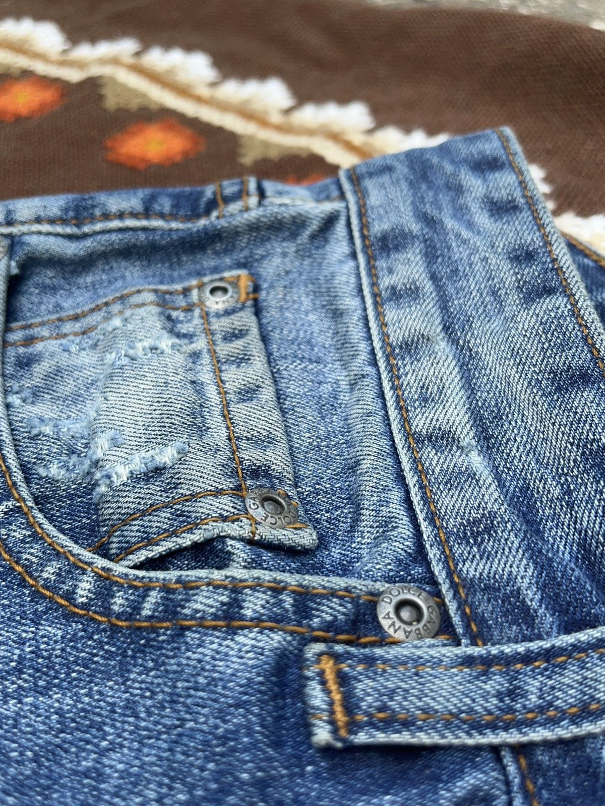 Dolce & Gabbana Vintage Dolce & Gabbana 14 Gold Distressed Denim Style Jeans Size US 34 / EU 50 - 7 Thumbnail