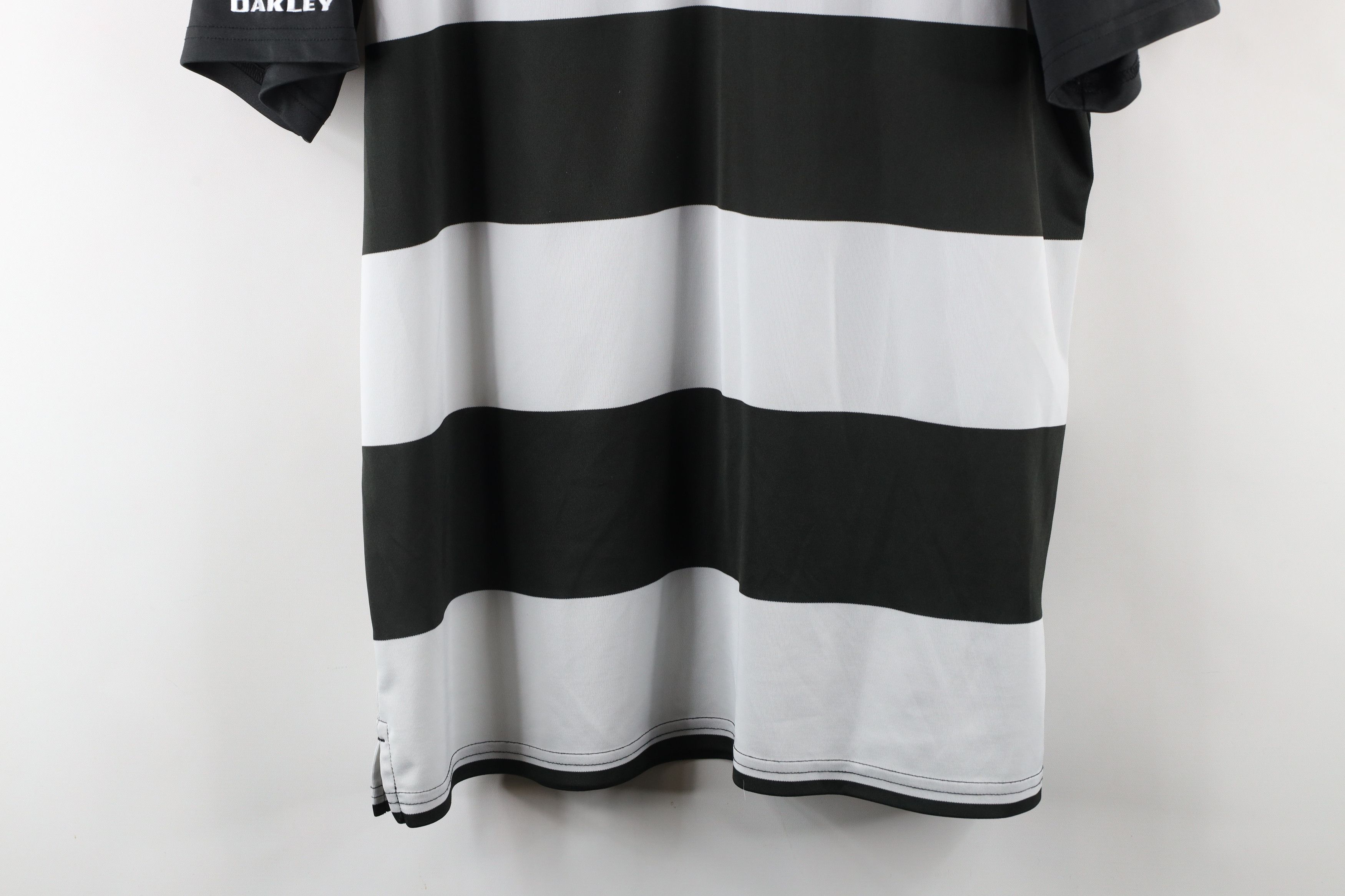 Oakley Vintage Oakley Spell O Logo Striped Collared Golf Polo Shirt Size US L / EU 52-54 / 3 - 3 Thumbnail