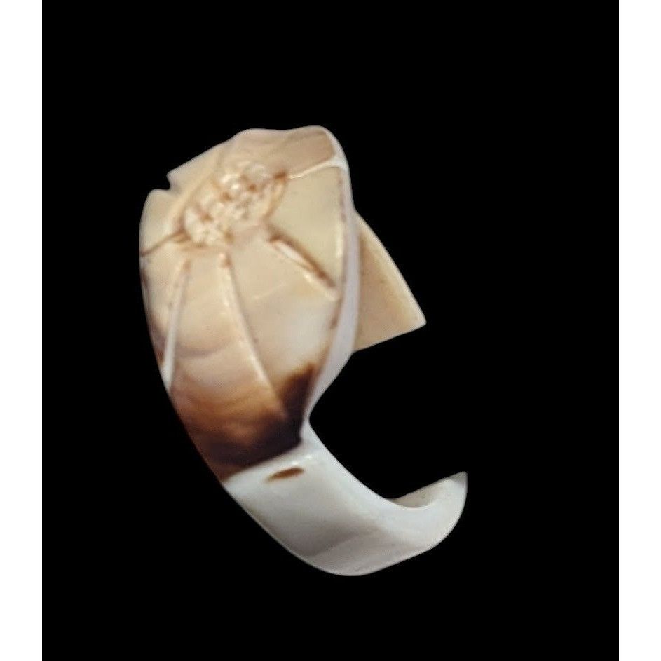 Other Vintage Carved Cream Shell Flower Ring Size 5 3/4 Size ONE SIZE - 7 Thumbnail
