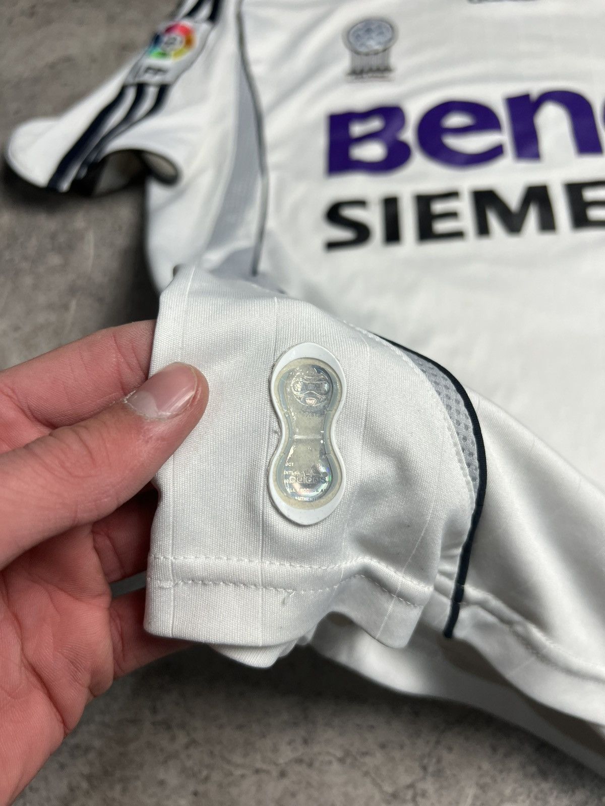 Adidas ADIDAS REAL MADRID JERSEY 2006-2007 Size US M / EU 48-50 / 2 - 7 Thumbnail