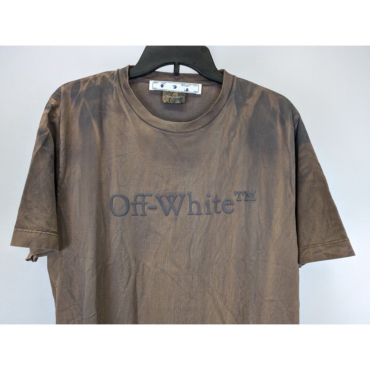 Off-White o1rshd1 Bookish Laund Slim Short Sleeve T-Shirt in Brown Size US L / EU 52-54 / 3 - 8 Thumbnail